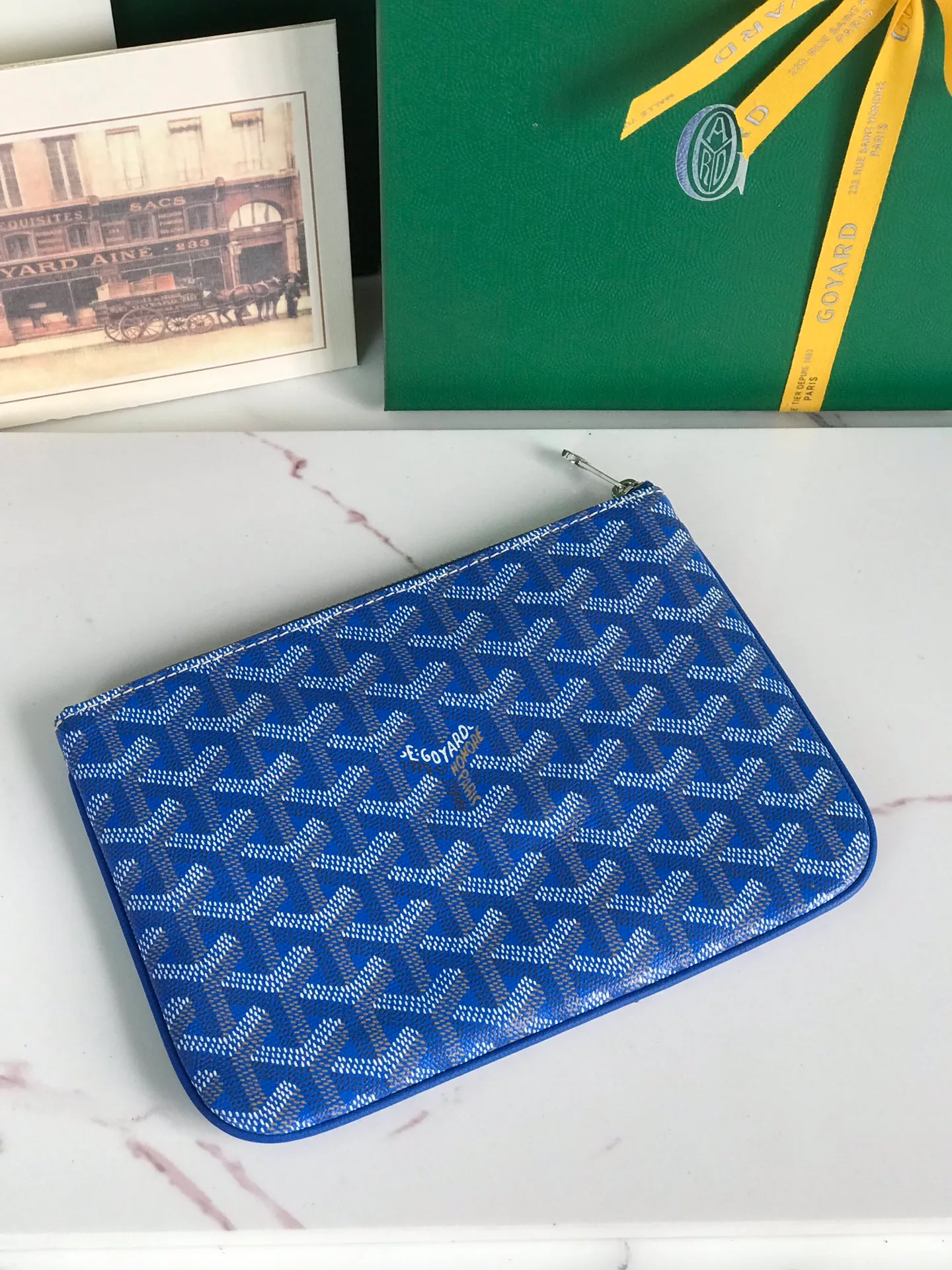 250❤️G0YARD (Goya) was founded in 1853 and has a history of more than 160 years. The fabric is woven with a mixture of linen, cotton and hemp fibers and then coated with smooth gum aldehyde. It is waterproof, strong and durable. It is highly favored by celebrities, royal families and nobles 👏🏻👏🏻 💍💍Vacuum electroplating hardware pull tag, inner mark leather tag car line outer ring pressing 㾗The effect can only be achieved by imported machines, update the latest practice of the counter. Small handbag size: 20*15cm 🔍020166
