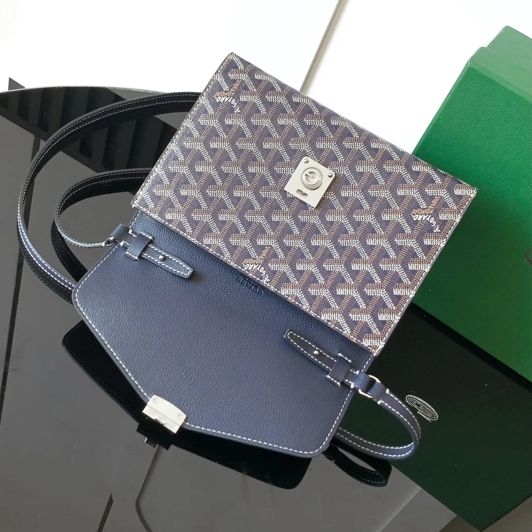 The design of the P1260 Chypre crossbody bag has the characteristics of a wallet and the concept of a handbag, which is both clever and practical. The bag has 6 card slots and a detachable and adjustable leather shoulder strap that can be worn on the shoulder, cross-body or hand-carried.  21 cm x 4 cm x 16 cm 🔎8063-Dark Blue