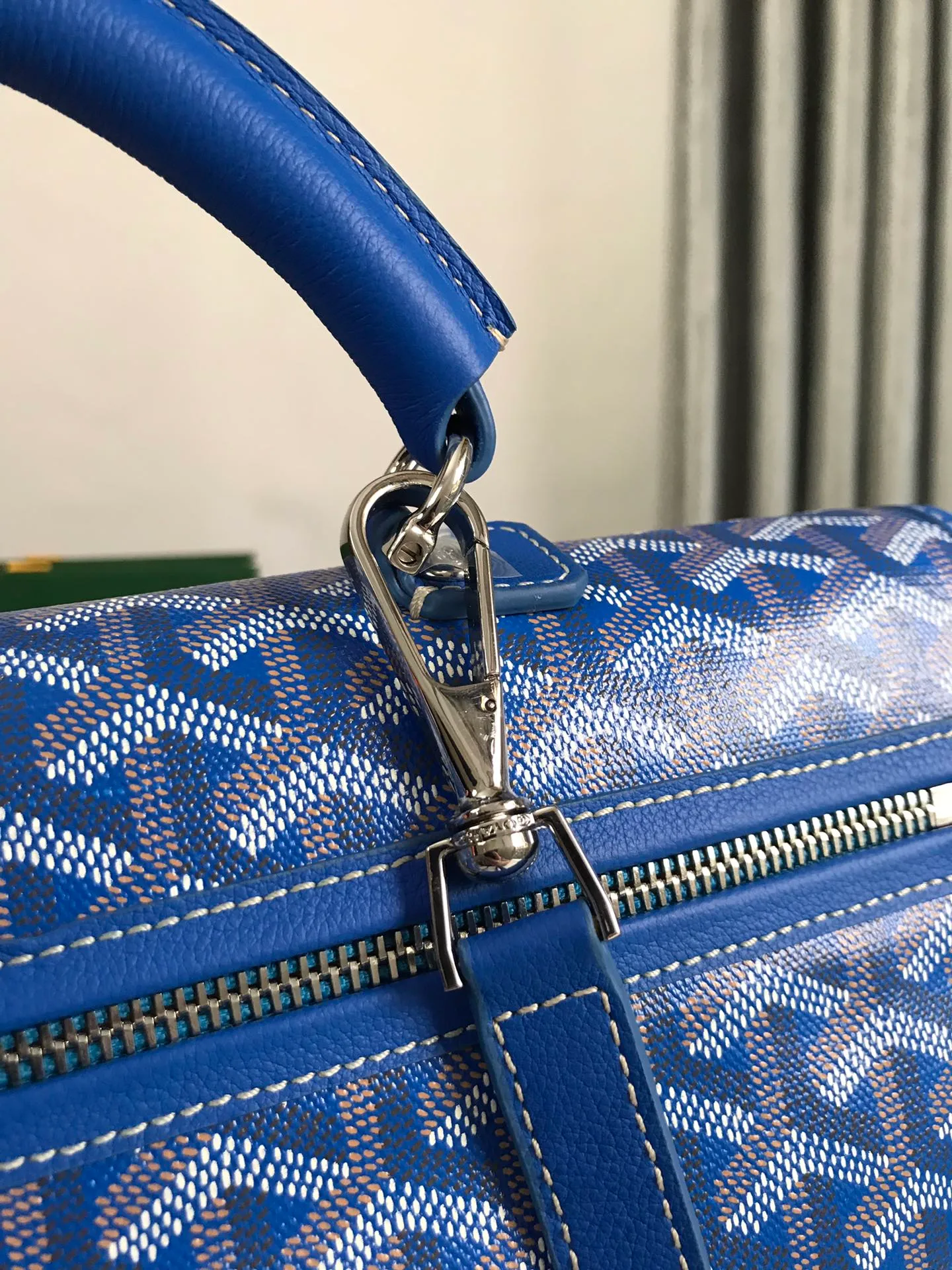 720❤️Goyard Saint Leger folding backpack The Saint Leger bag follows Goyard's consistent principles of modular design and functionality. It has a large internal space and is equipped with a detachable and adjustable shoulder strap. It can be cleverly converted into a briefcase or backpack. It is an indispensable and excellent companion for daily travel❤️ Size: 33*35*16cm 🔎: 020318/020191