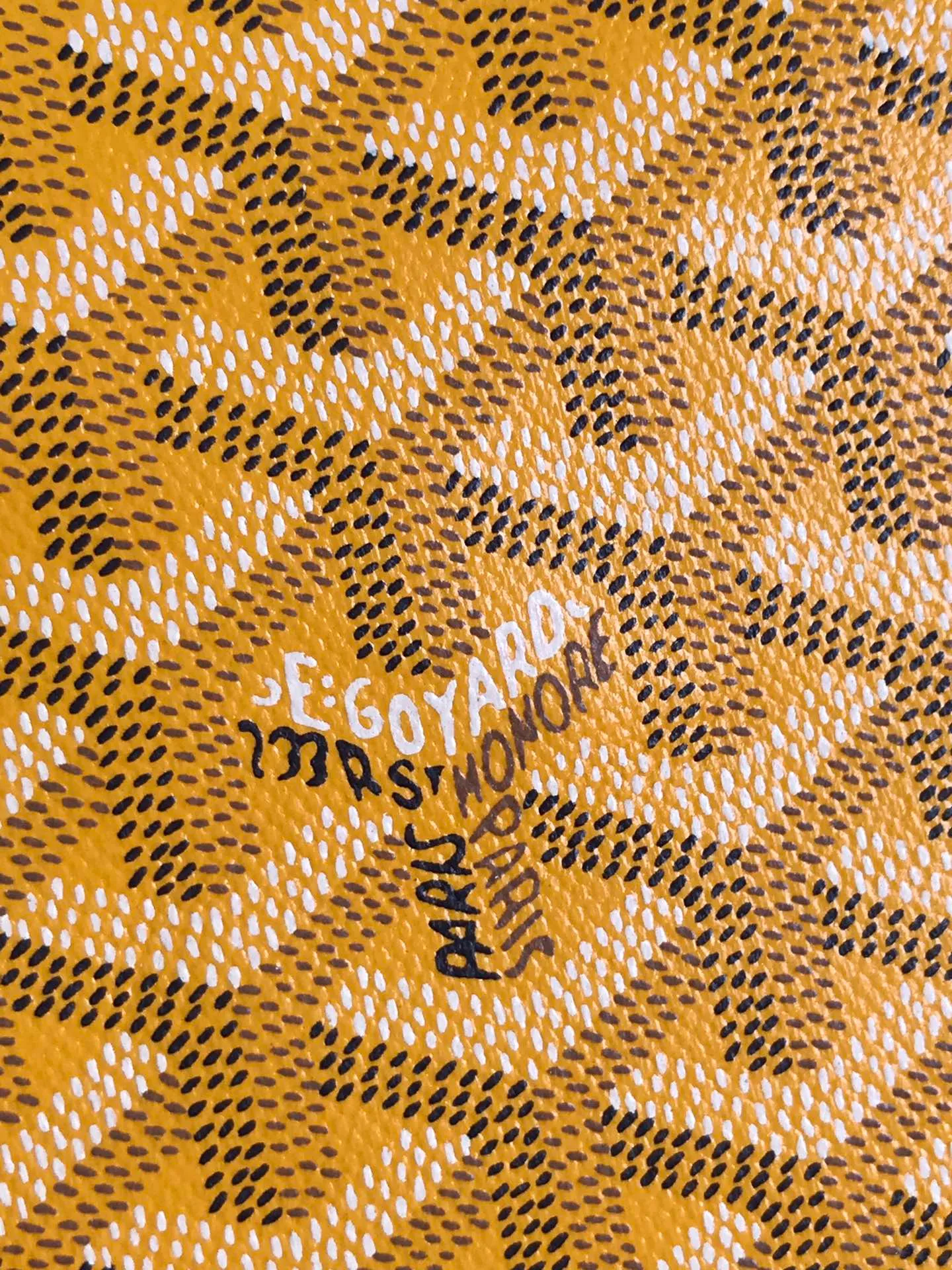250❤️G0YARD (Goya) was founded in 1853 and has a history of more than 160 years. The fabric is woven with a mixture of linen, cotton and hemp fibers and then coated with smooth gum aldehyde. It is waterproof, strong and durable. It is highly favored by celebrities, royal families and nobles 👏🏻👏🏻 💍💍Vacuum electroplating hardware pull tag, inner mark leather tag car line outer ring pressing 㾗The effect can only be achieved by imported machines, update the latest practice of the counter. Small handbag size: 20*15cm 🔍020166