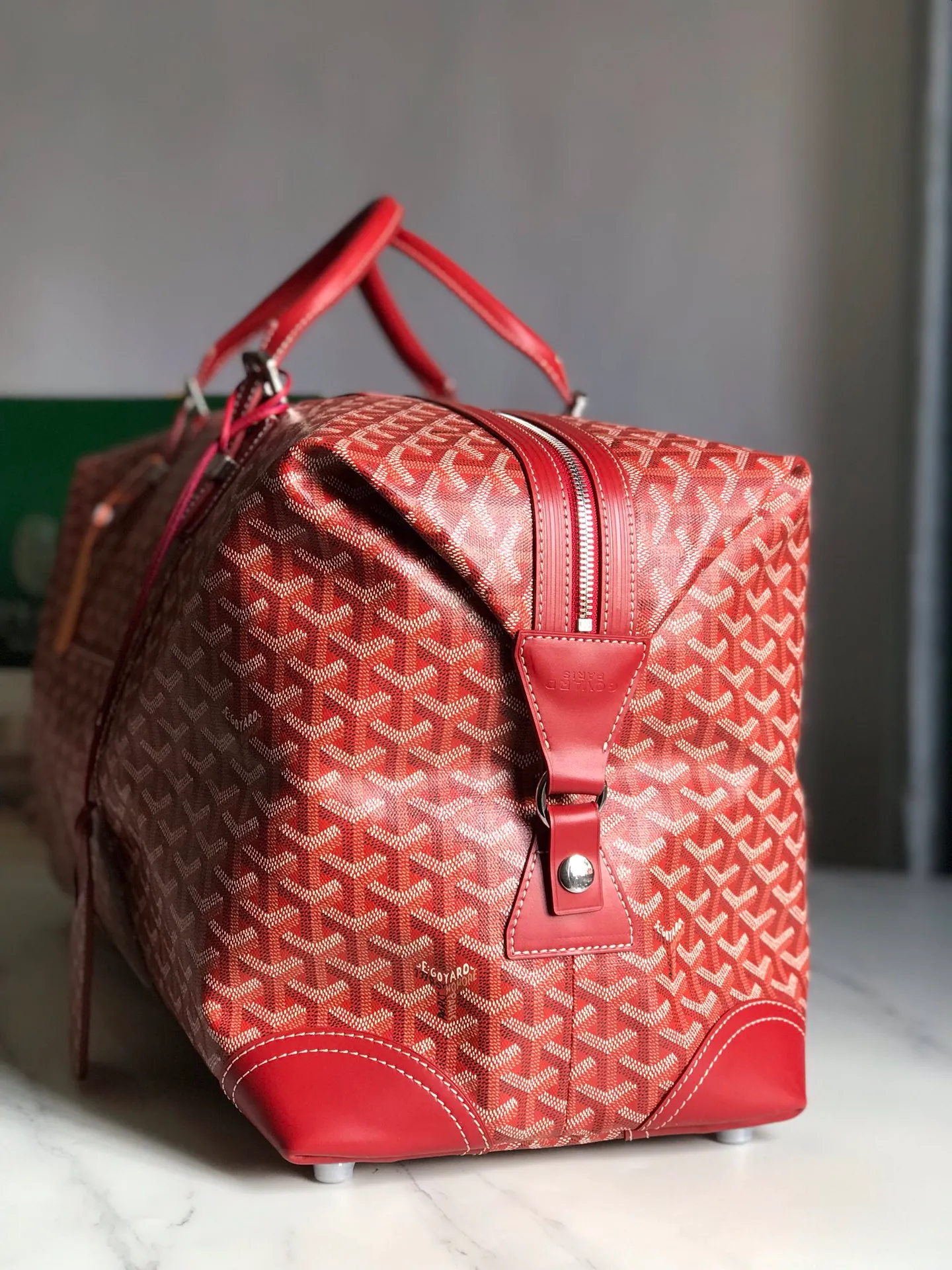 1250💝Boeing travel bag (length 55cm) is very suitable for friends who carry many items. It can be used in the cabin or as a luggage bag. The extra large capacity can hold all kinds of winter clothes, shoes, cosmetic bags... The handles made of first-layer cowhide ensure comfort when carrying, and the length is adjustable. Opening the side wings on both sides of the opening can increase the capacity. (Delivery tag) Size: 55cm x 32cm x 22cm 🔎020156