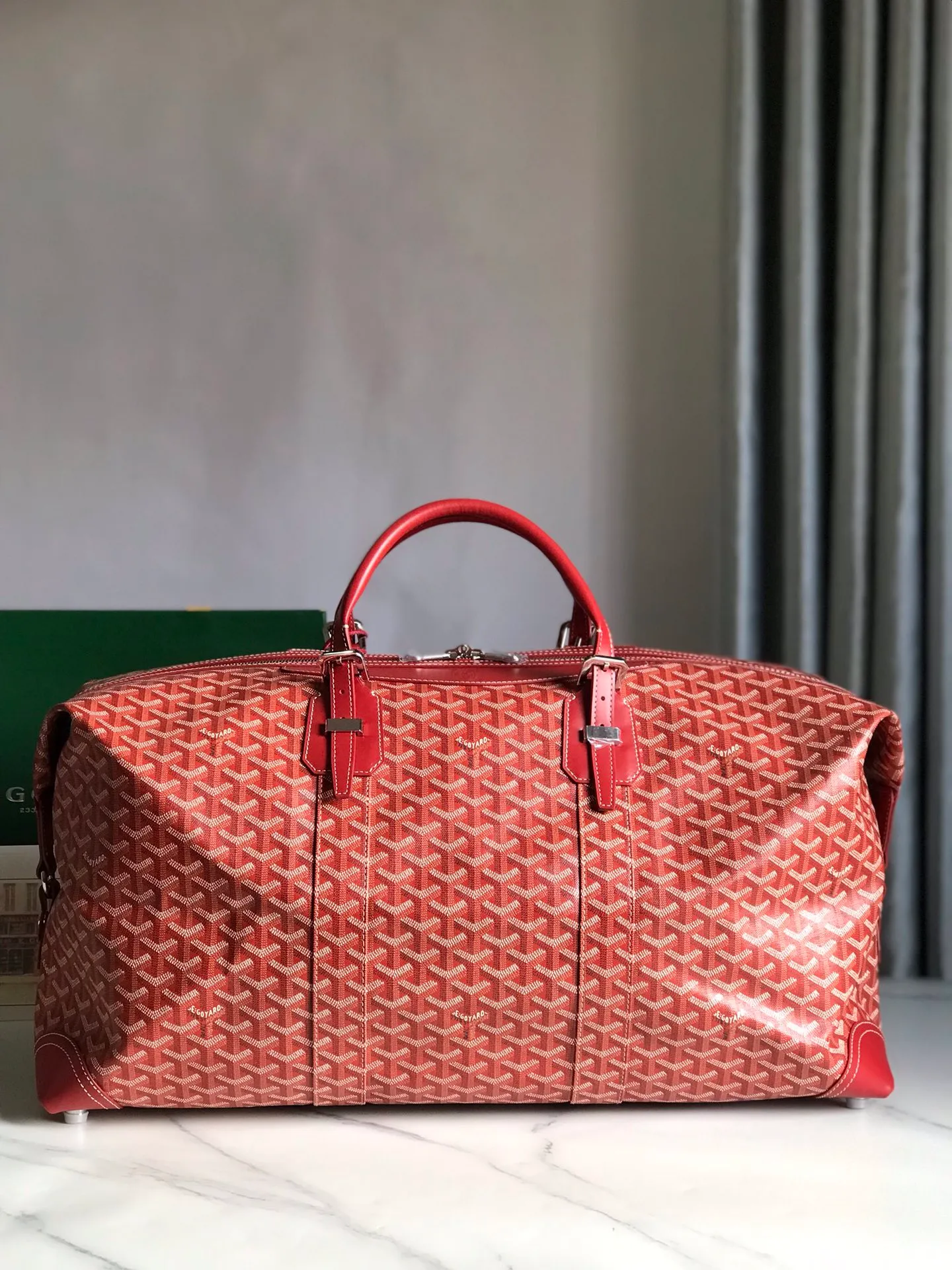 1250💝Boeing travel bag (length 55cm) is very suitable for friends who carry many items. It can be used in the cabin or as a luggage bag. The extra large capacity can hold all kinds of winter clothes, shoes, cosmetic bags... The handles made of first-layer cowhide ensure comfort when carrying, and the length is adjustable. Opening the side wings on both sides of the opening can increase the capacity. (Delivery tag) Size: 55cm x 32cm x 22cm 🔎020156