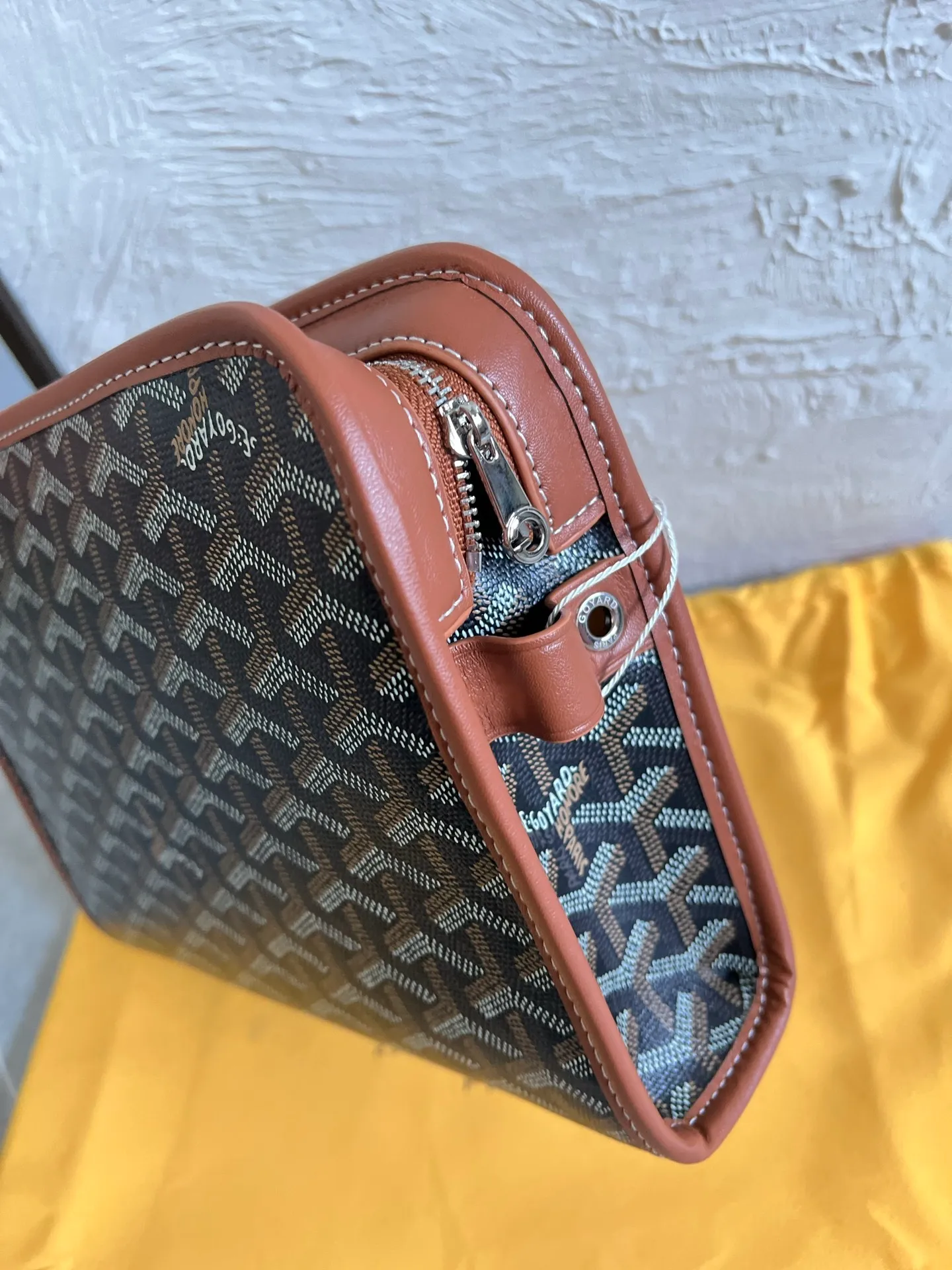 All categories Official website "Brand Women's Bags" Women's Bags 💙GOYARD 2025 new GOYARD toiletry bag
