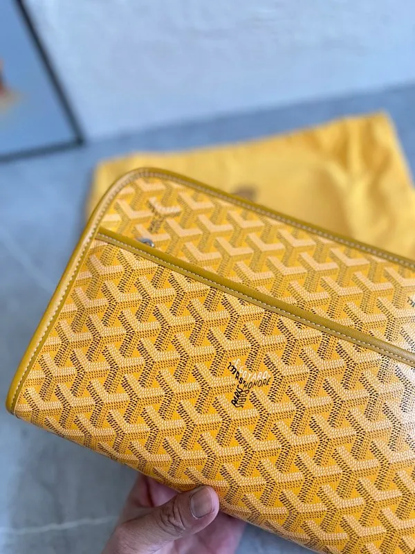 All categories Official website "Brand Women's Bags" Women's Bags 💙GOYARD 2025 new GOYARD toiletry bag