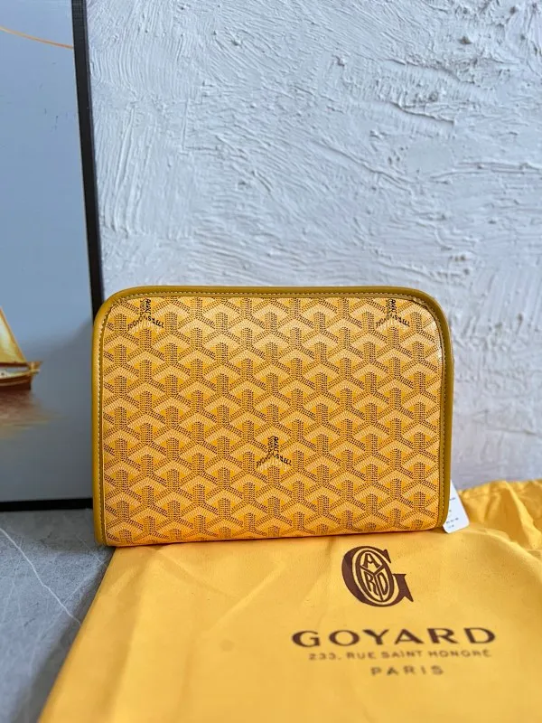 All categories Official website "Brand Women's Bags" Women's Bags 💙GOYARD 2025 new GOYARD toiletry bag