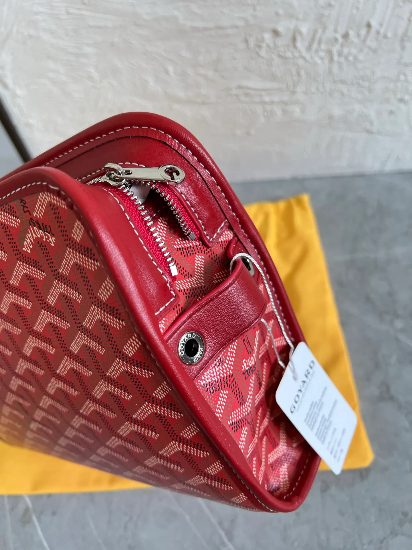 All categories Official website "Brand Women's Bags" Women's Bags 💙GOYARD 2025 new GOYARD toiletry bag