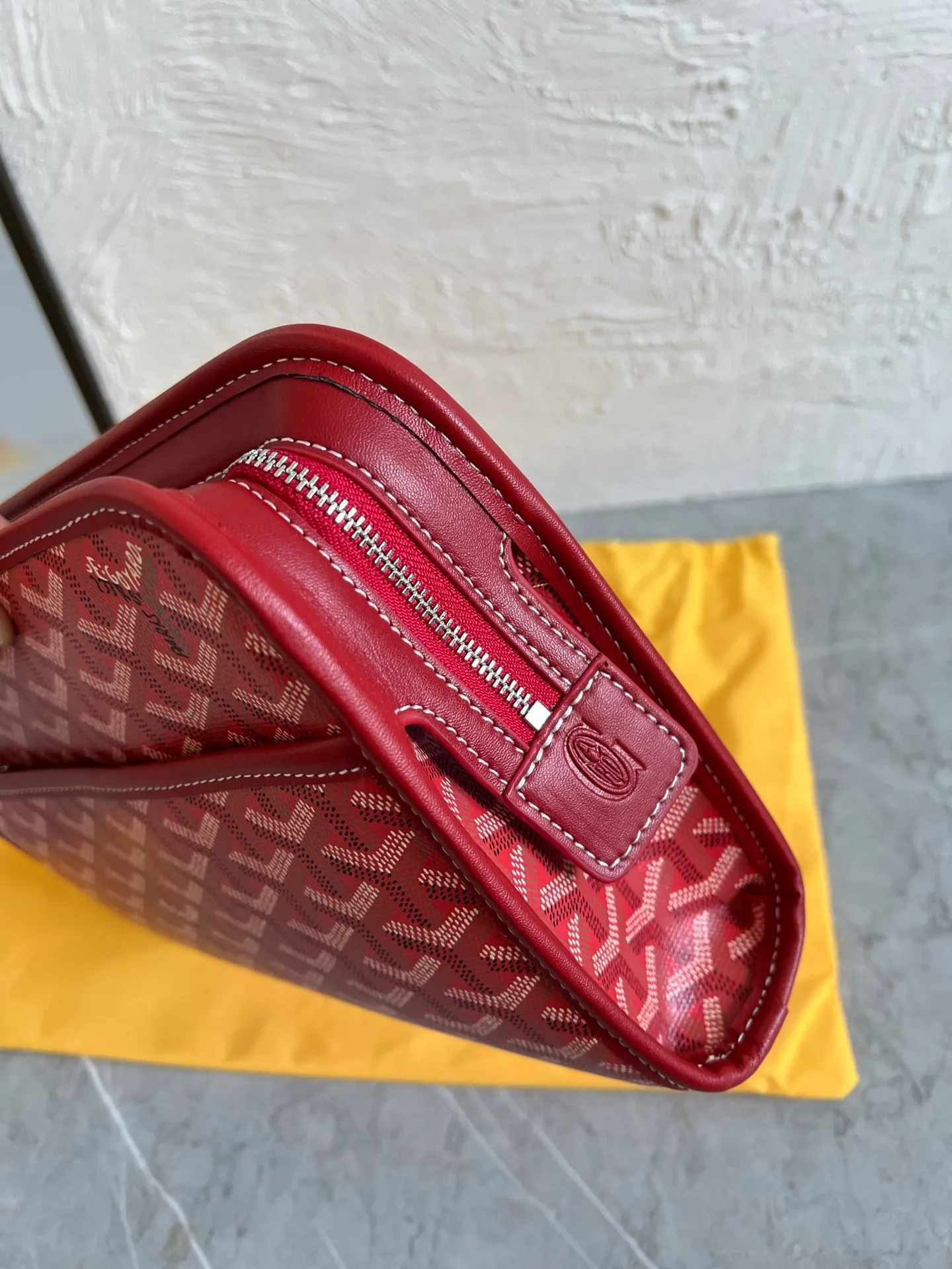 All categories Official website "Brand Women's Bags" Women's Bags 💙GOYARD 2025 new GOYARD toiletry bag