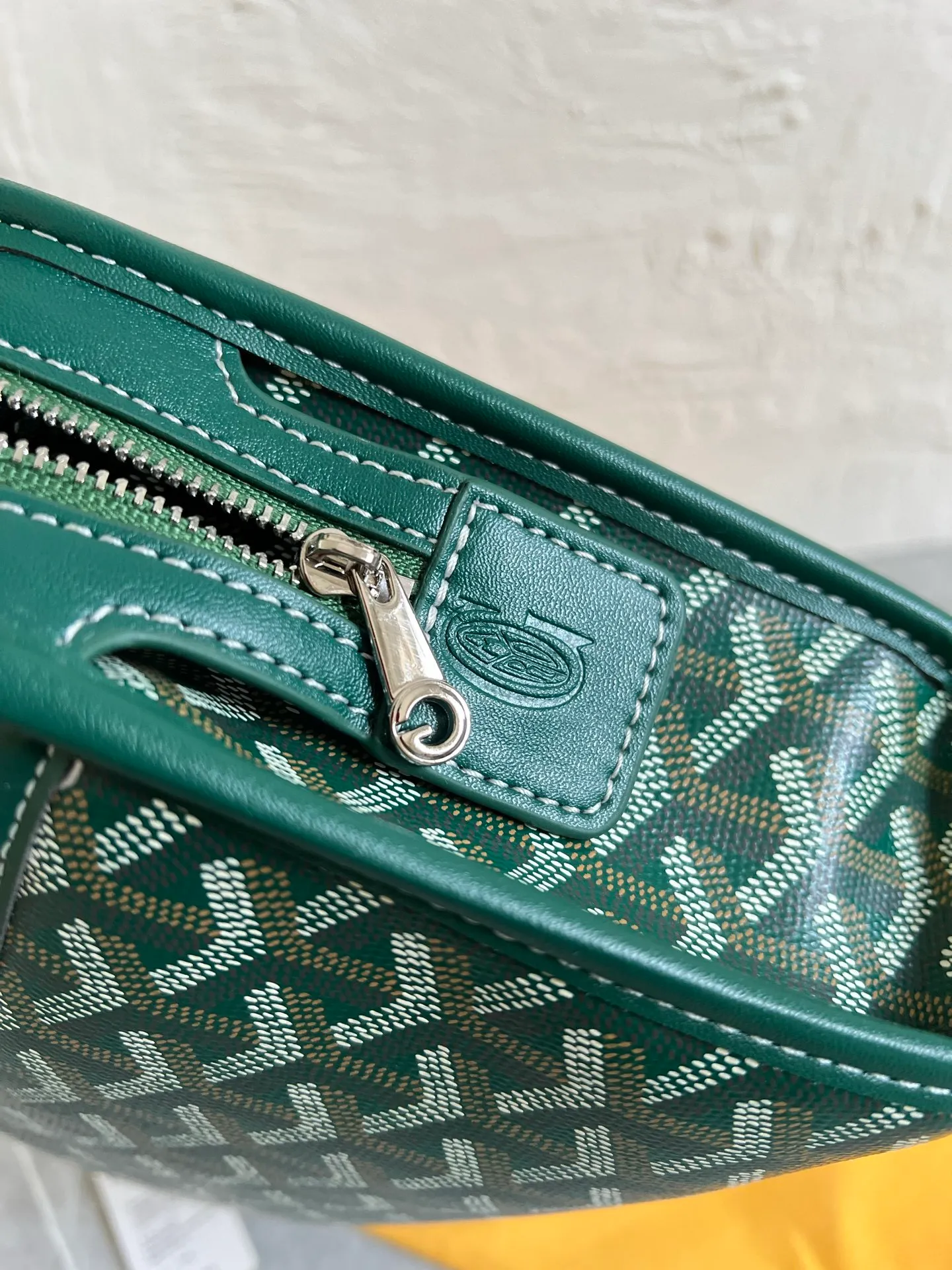All categories Official website "Brand Women's Bags" Women's Bags 💙GOYARD 2025 new GOYARD toiletry bag