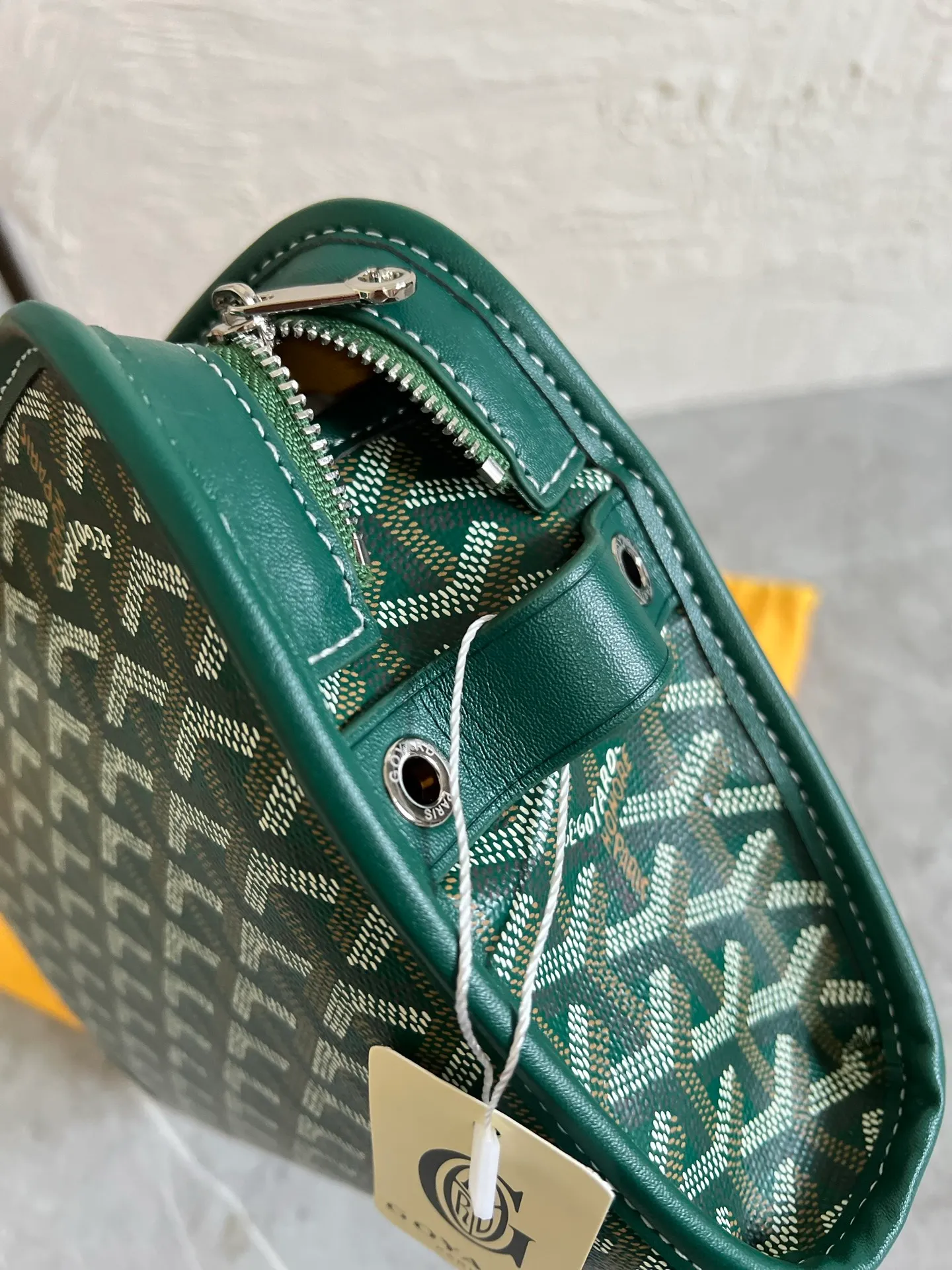 All categories Official website "Brand Women's Bags" Women's Bags 💙GOYARD 2025 new GOYARD toiletry bag