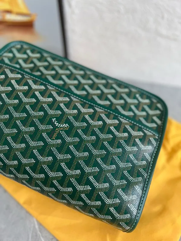 All categories Official website "Brand Women's Bags" Women's Bags 💙GOYARD 2025 new GOYARD toiletry bag