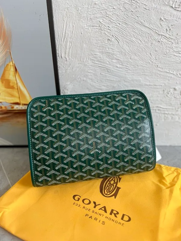 All categories Official website "Brand Women's Bags" Women's Bags 💙GOYARD 2025 new GOYARD toiletry bag