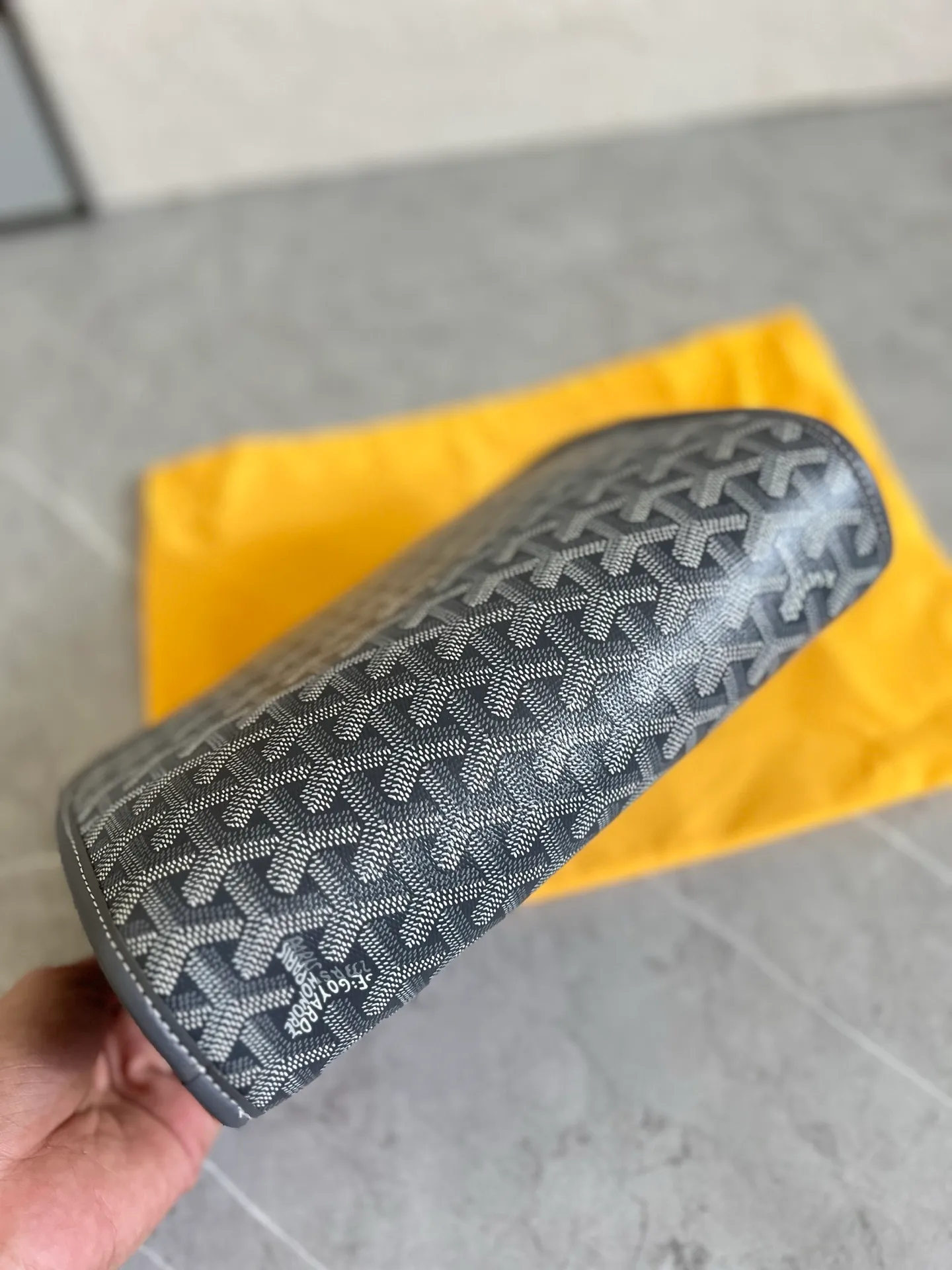 All categories Official website "Brand Women's Bags" Women's Bags 💙GOYARD 2025 new GOYARD toiletry bag