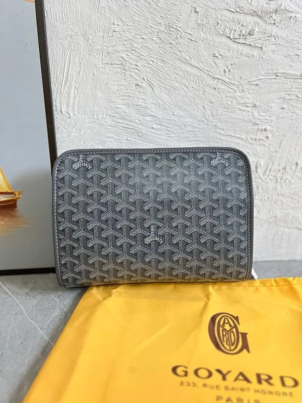 All categories Official website "Brand Women's Bags" Women's Bags 💙GOYARD 2025 new GOYARD toiletry bag