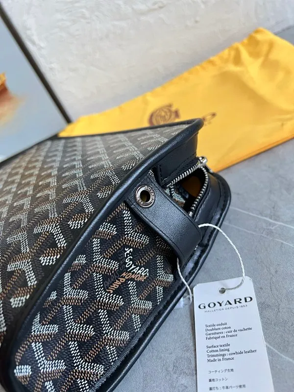 All categories Official website "Brand Women's Bags" Women's Bags 💙GOYARD 2025 new GOYARD toiletry bag