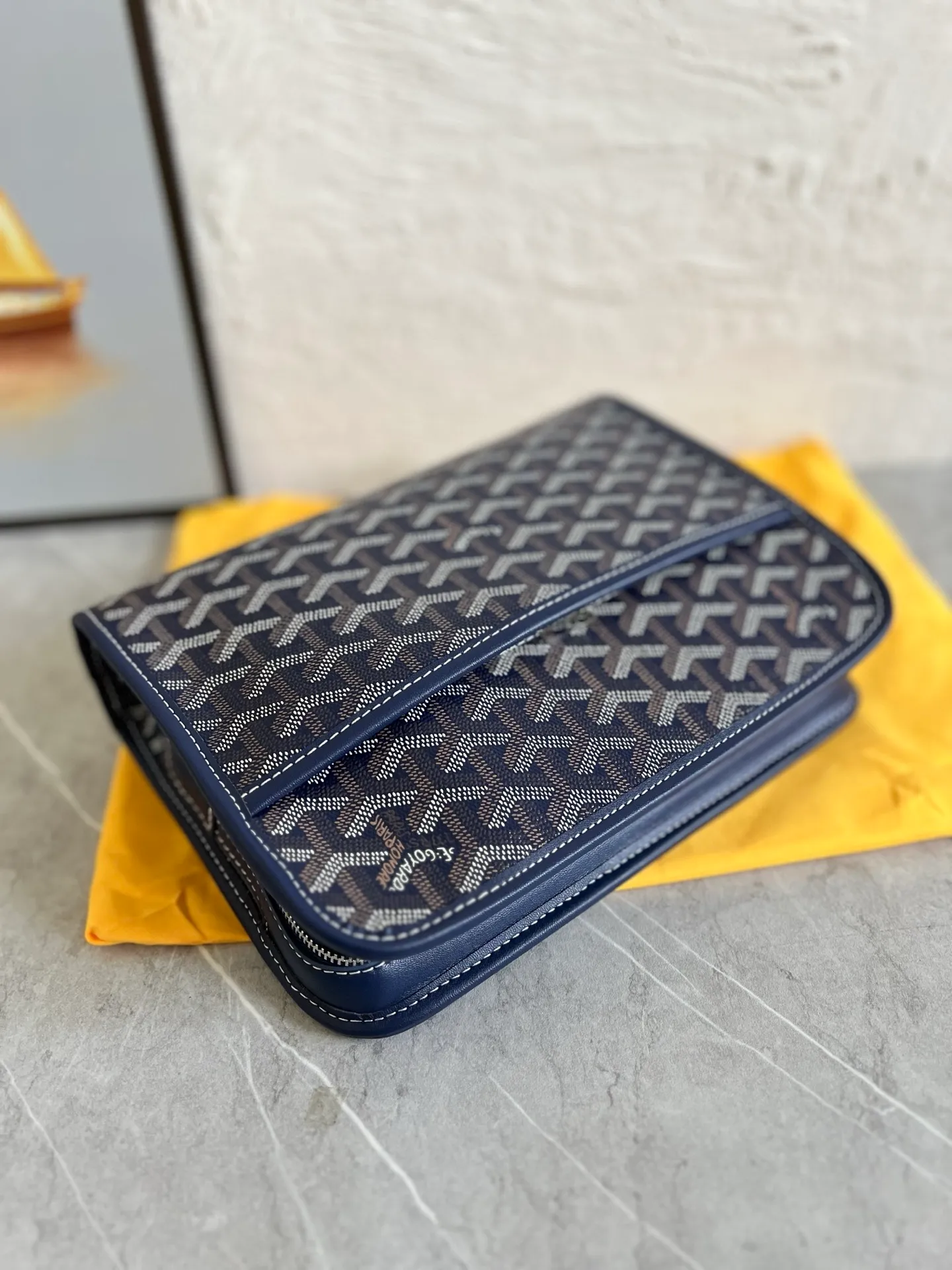 All categories Official website "Brand Women's Bags" Women's Bags 💙GOYARD 2025 new GOYARD toiletry bag