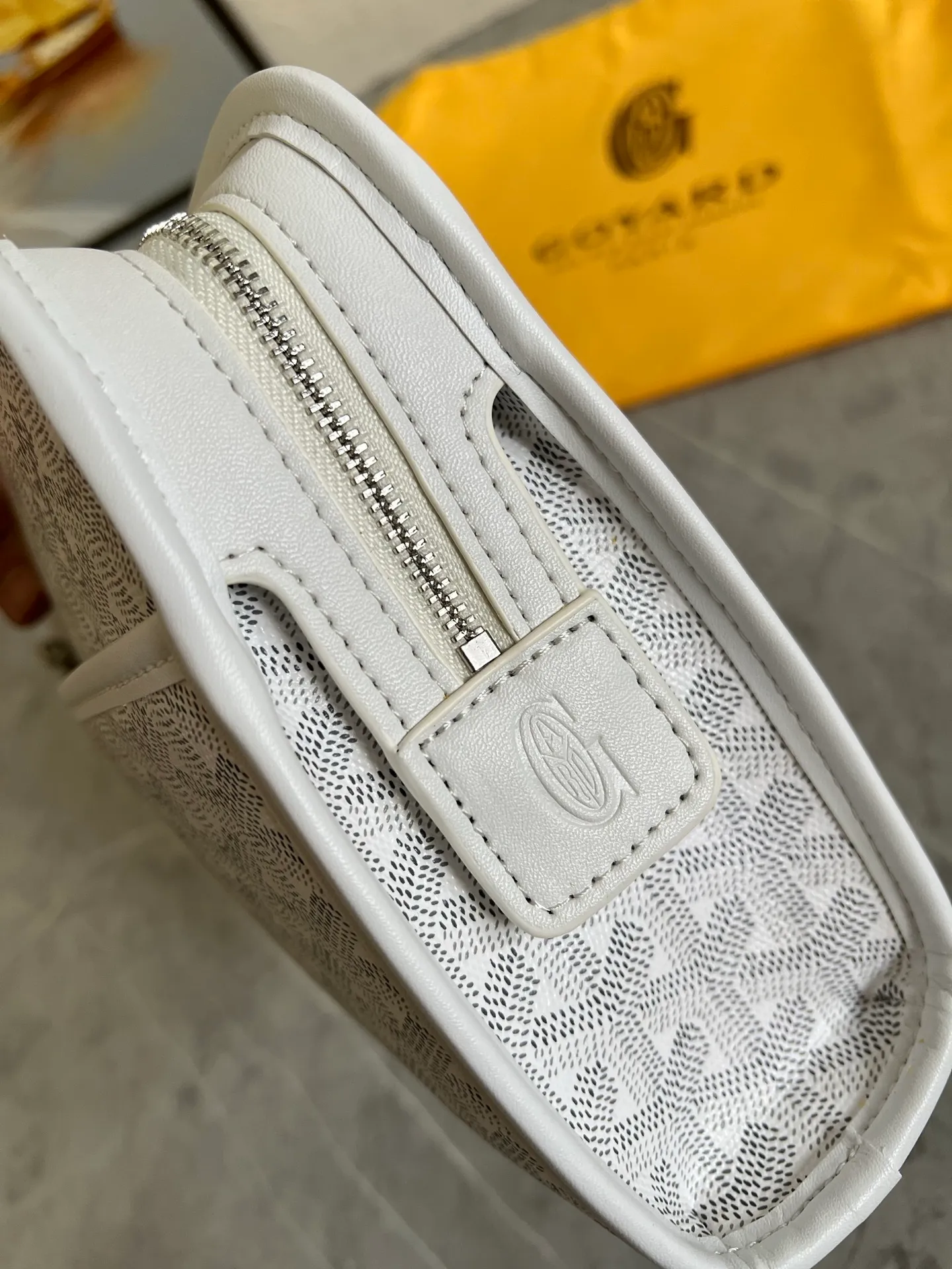 All categories Official website "Brand Women's Bags" Women's Bags 💙GOYARD 2025 new GOYARD toiletry bag