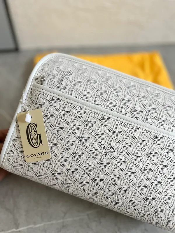 All categories Official website "Brand Women's Bags" Women's Bags 💙GOYARD 2025 new GOYARD toiletry bag