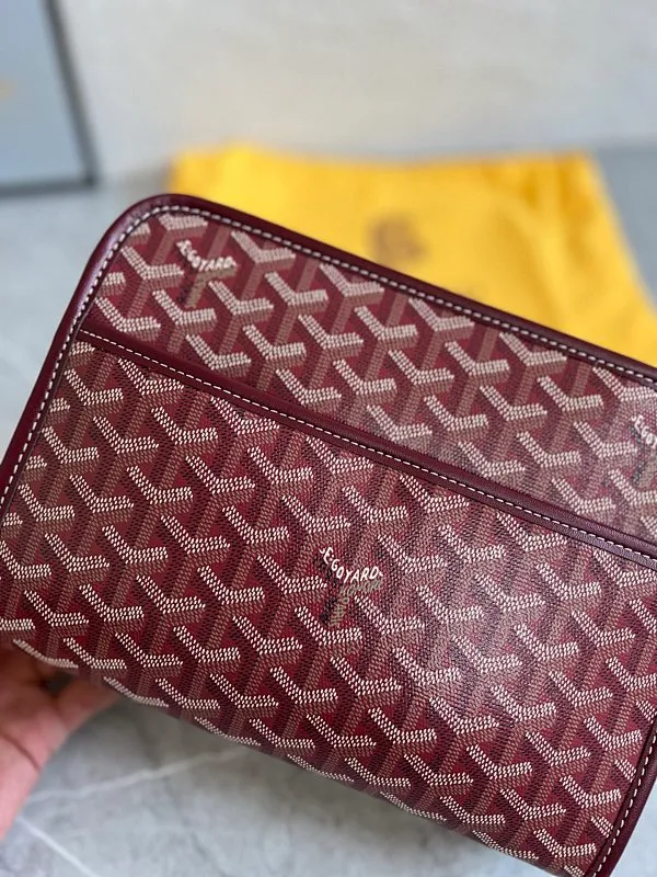 All categories Official website "Brand Women's Bags" Women's Bags 💙GOYARD 2025 new GOYARD toiletry bag