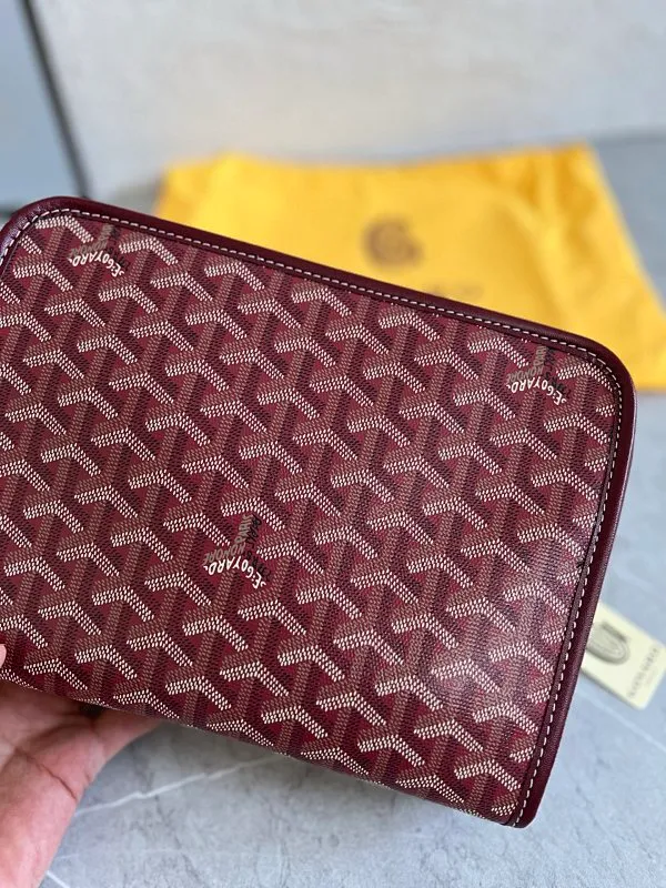 All categories Official website "Brand Women's Bags" Women's Bags 💙GOYARD 2025 new GOYARD toiletry bag