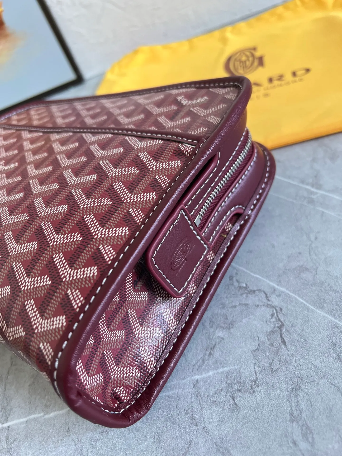 All categories Official website "Brand Women's Bags" Women's Bags 💙GOYARD 2025 new GOYARD toiletry bag