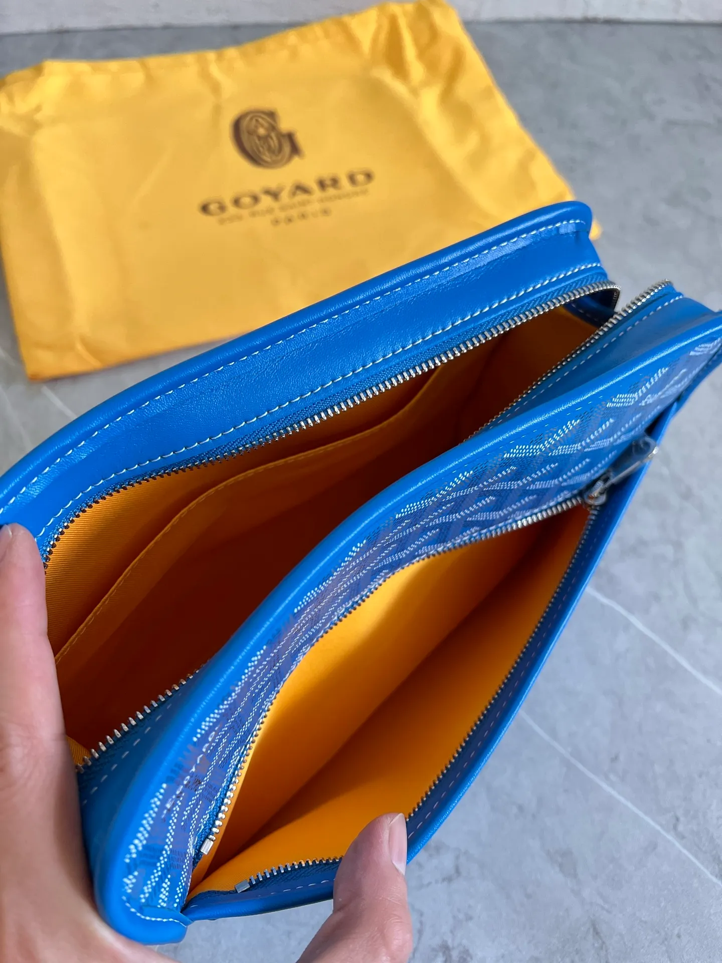 All categories Official website "Brand Women's Bags" Women's Bags 💙GOYARD 2025 new GOYARD toiletry bag