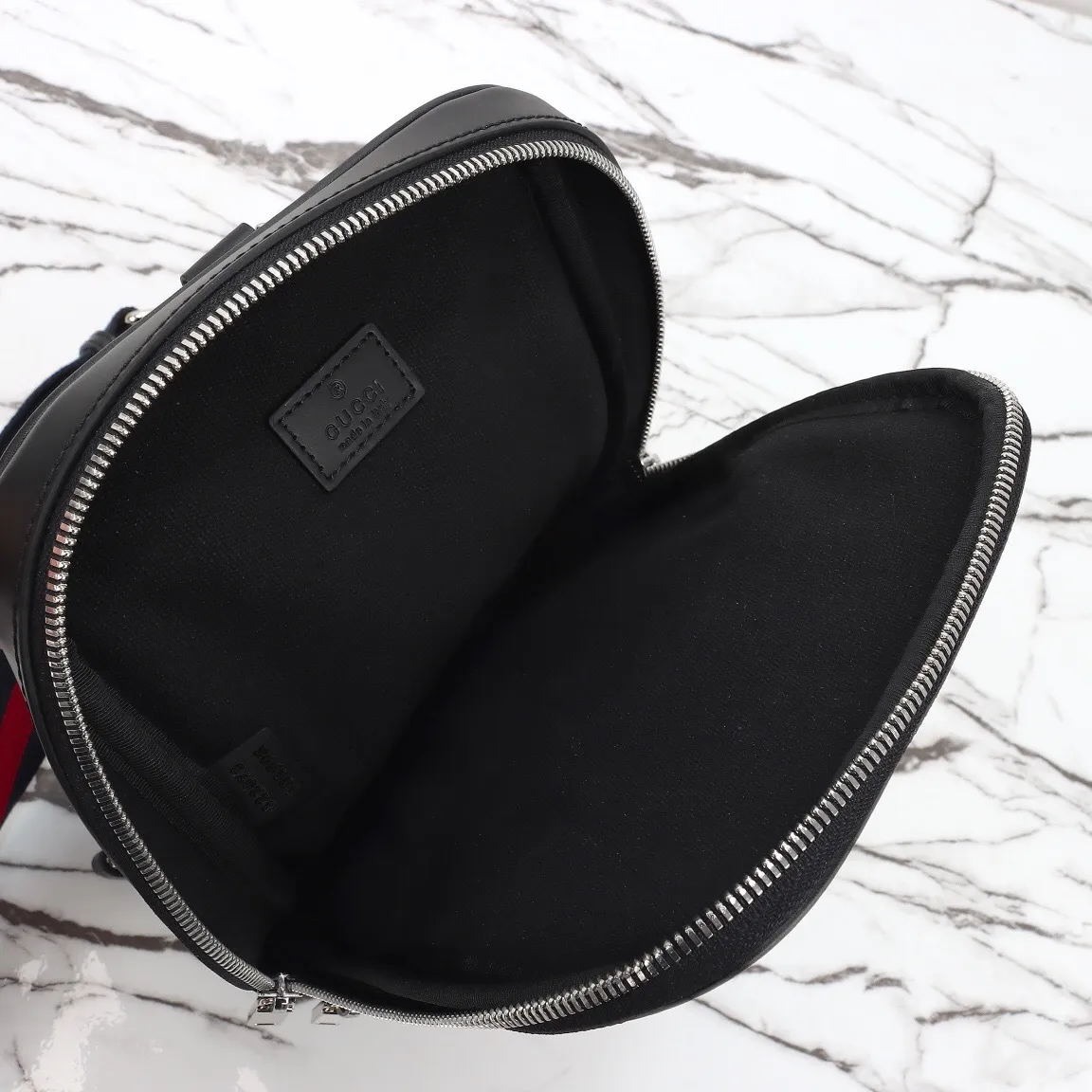 All categories 💚 Top version men’s bags 💚 GUCCI 2025 new GUCCI chest bag