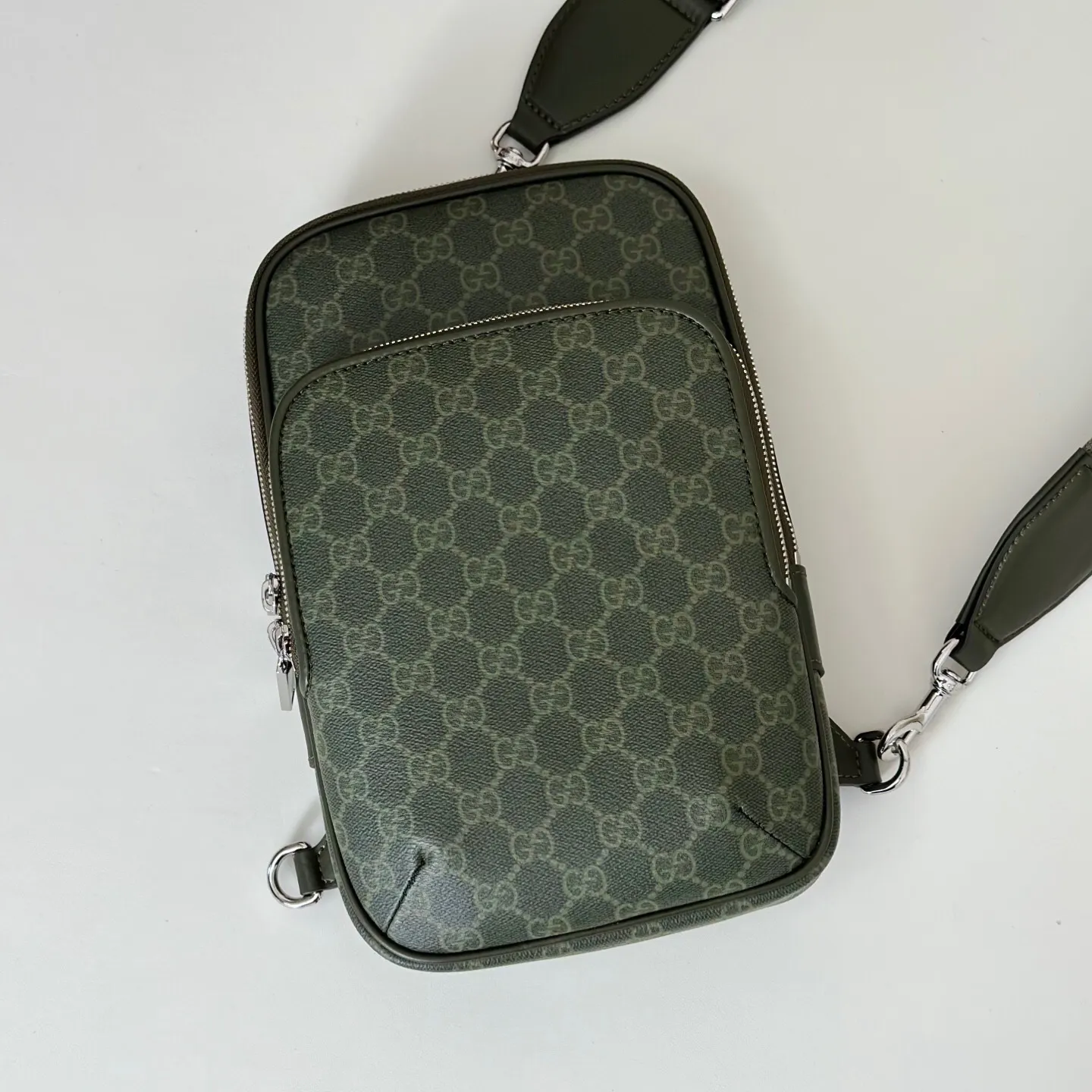 All categories 💚 Top version men’s bags 💚 GUCCI 2025 new GUCCI chest bag