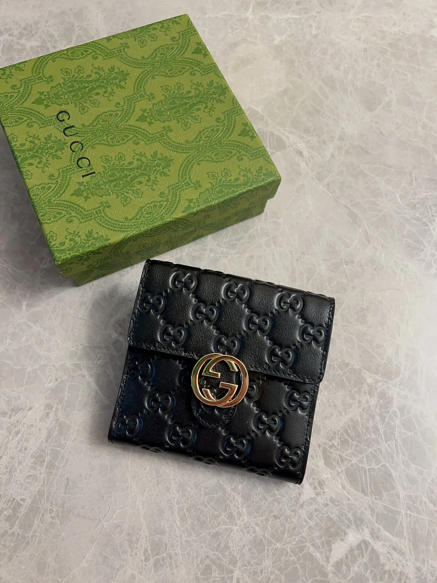 💰440 🇭🇺🇭🇺The latest model original Ferrari leather ~ pressed large G🌷🌷original double G hardware 🌷🌷exquisite oil edges! Model: 615525 Size: 12x11x3cm 🌷🌷Color: Pressed G/Black!