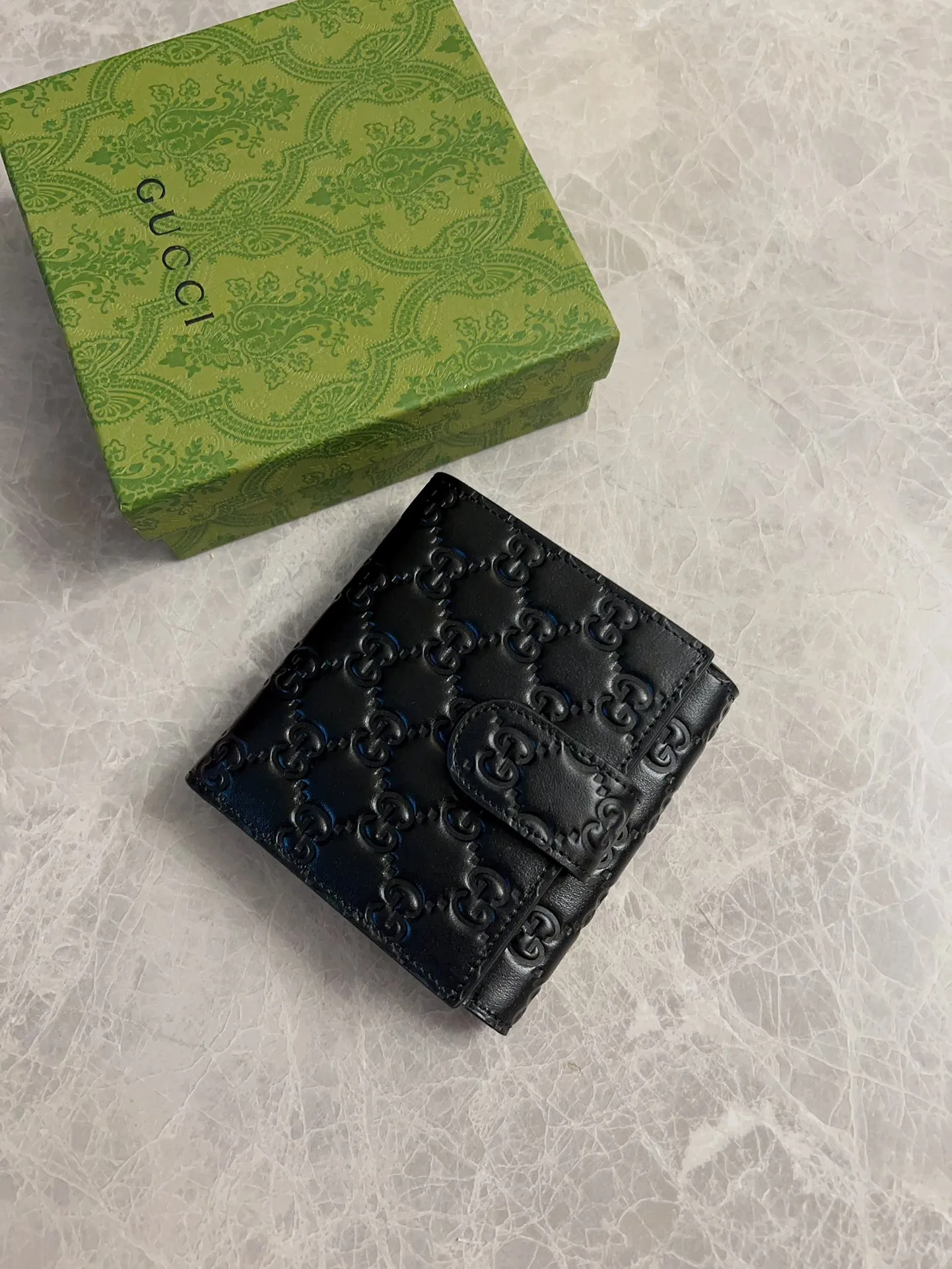 💰440 🇭🇺🇭🇺The latest model original Ferrari leather ~ pressed large G🌷🌷original double G hardware 🌷🌷exquisite oil edges! Model: 615525 Size: 12x11x3cm 🌷🌷Color: Pressed G/Black!