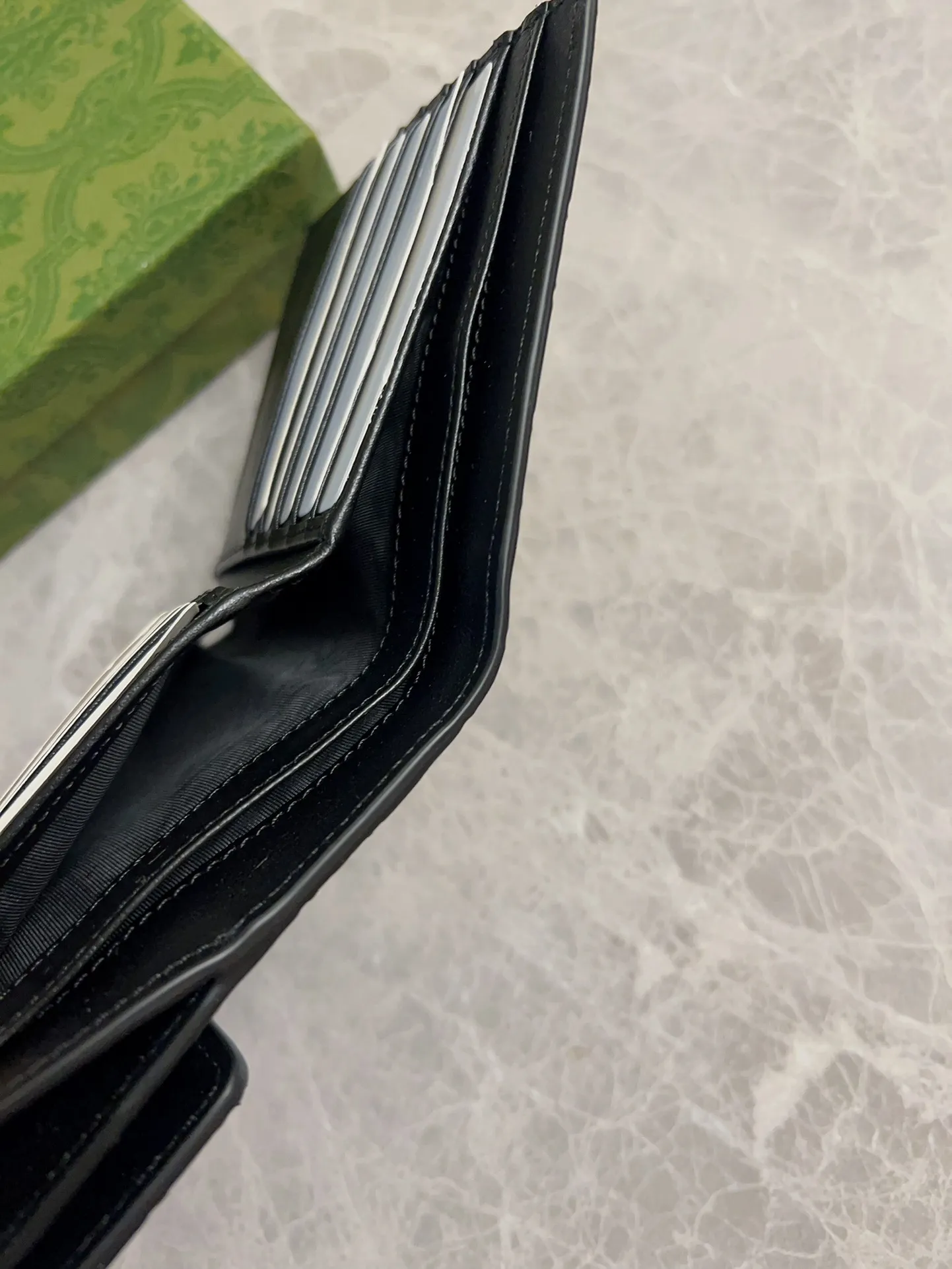 💰440 🇭🇺🇭🇺The latest model original Ferrari leather ~ pressed large G🌷🌷original double G hardware 🌷🌷exquisite oil edges! Model: 615525 Size: 12x11x3cm 🌷🌷Color: Pressed G/Black!