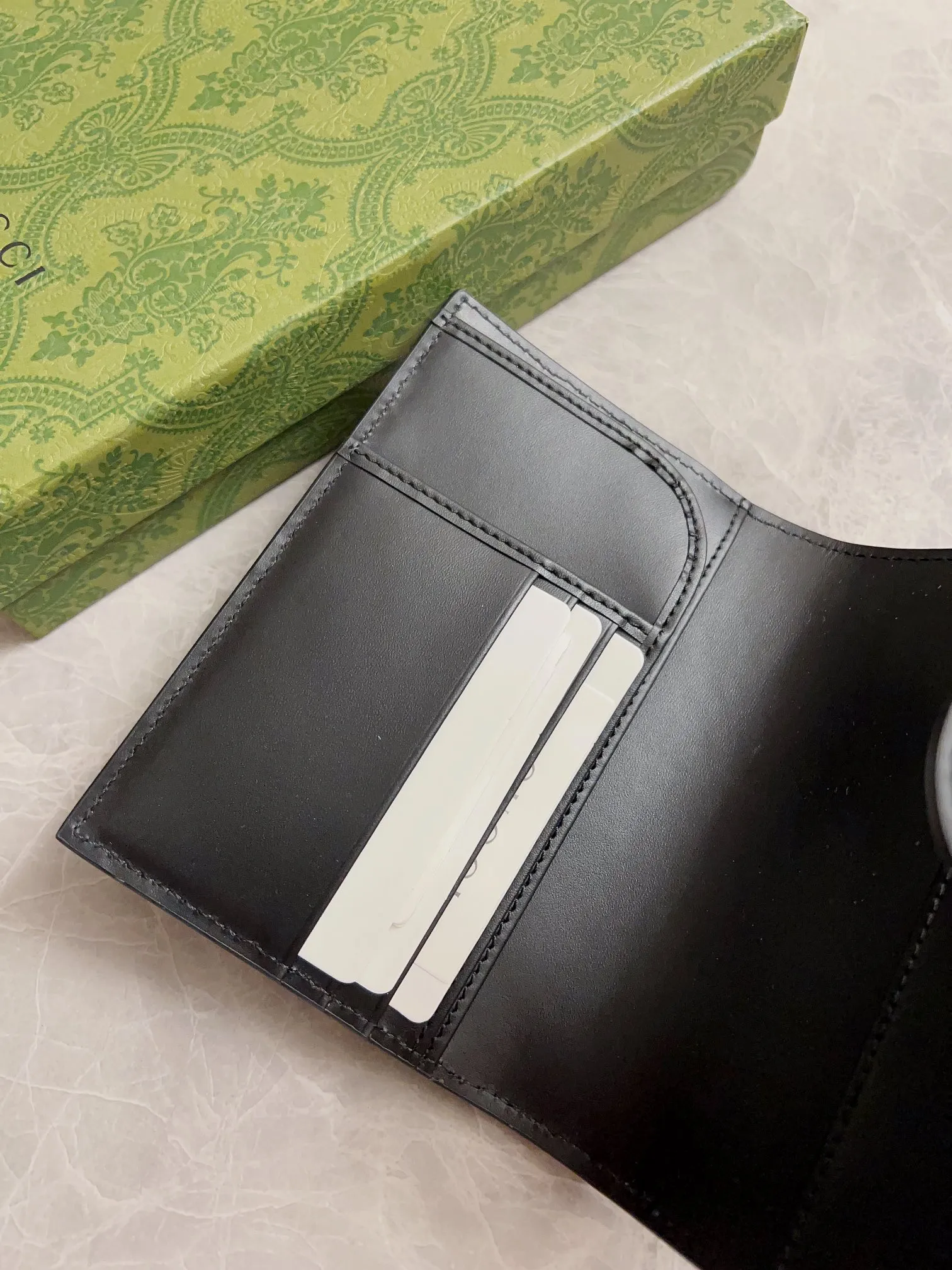 💰360 real shots! Passport holder model number 724562 grams ~ 🎈🎈🎈 size: width 10.5x height 14.5, 🎉🎉🎉 shipped!
