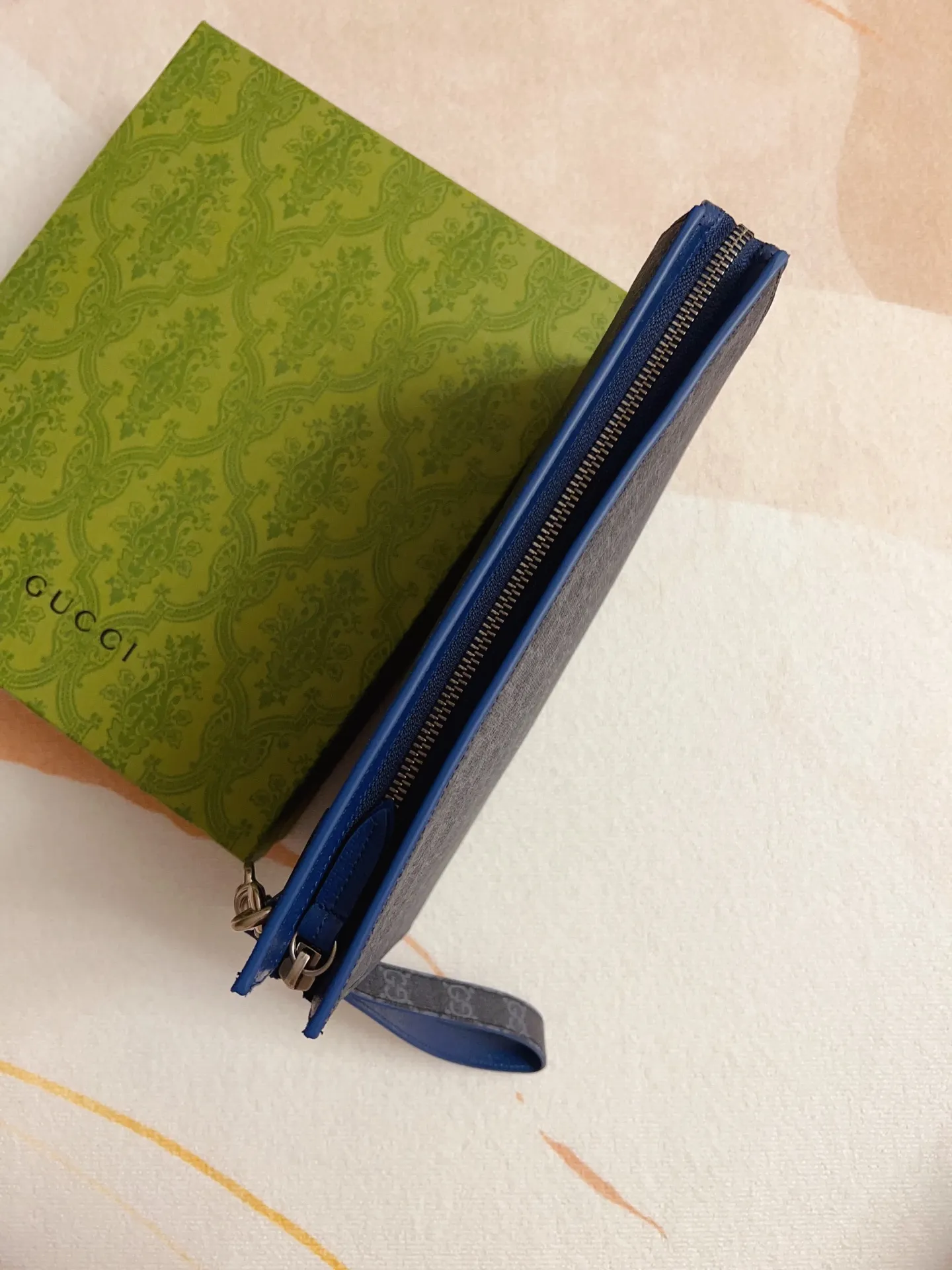 💰620 🇭🇺🇭🇺Counter quality, top original goods, series clutch bag, 🧬🧬 detachable wrist strap, 🧬🧬black PVC blue shipping style number 768255 size 18X26X6🧬🧬