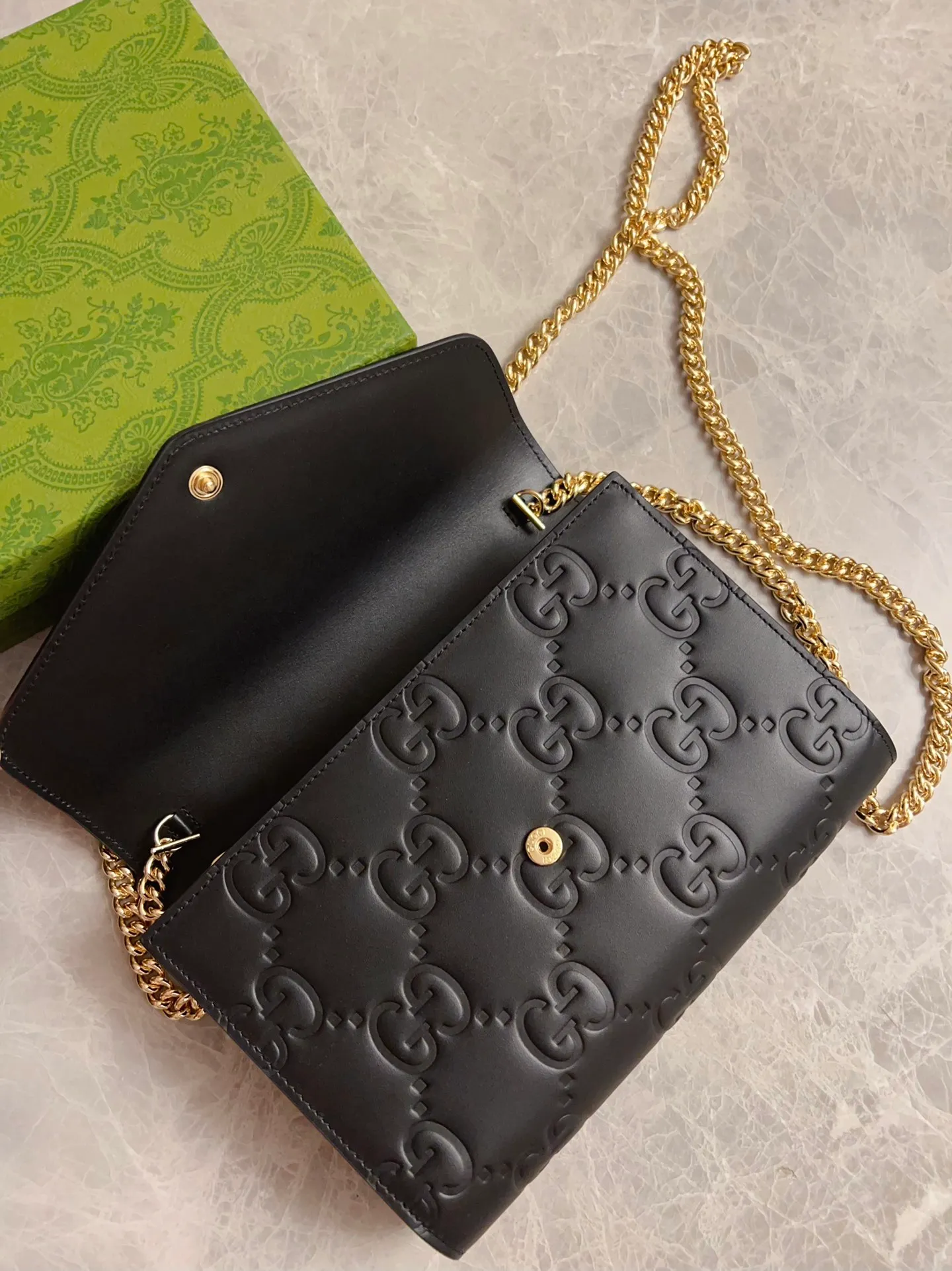 💰700🇭🇺🇭🇺gucci's latest chain bag, 🪅🪅counter quality, top-quality original goods, real photos! 🪅🪅Model number: 781555, gram color embossed, size: width 20X height 13X side width 6
