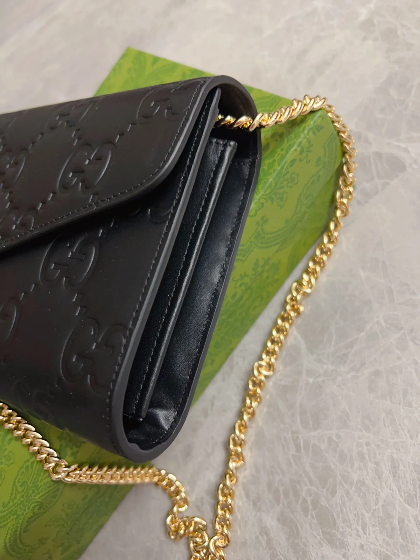 💰700🇭🇺🇭🇺gucci's latest chain bag, 🪅🪅counter quality, top-quality original goods, real photos! 🪅🪅Model number: 781555, gram color embossed, size: width 20X height 13X side width 6
