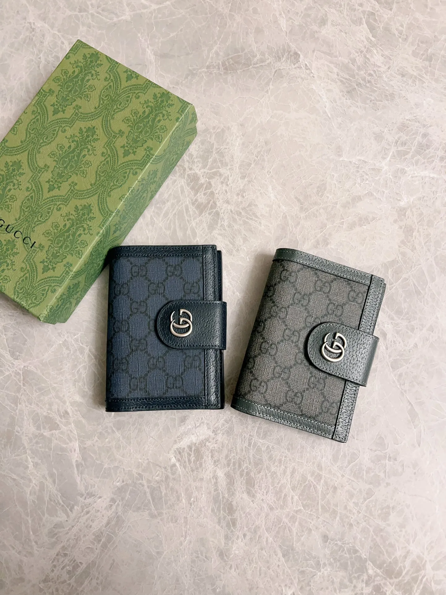 💰360 🇭🇺🇭🇺GucciO’s latest phidia series passport holder bag, Ophidia series items have endless retro feelings. Dark blue GG Supreme canvas, dark blue cowhide piping, palladium tone hardware Double G Model: 732755 Dimensions: 10x 14x2.5cm Color: dark blue/pvc.