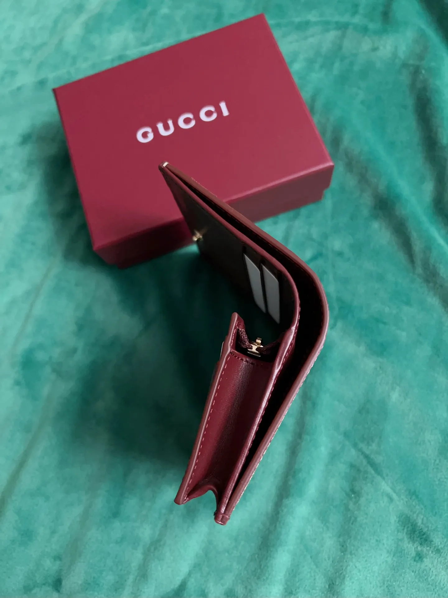 💰360 🇭🇺🇭🇺New products on official website! Exquisite small card holder~wallet🐹🐹PVC with burgundy calfskin, with cute and exquisite cartoon patterns on the leather! 🐹🐹Style number 818767, size: 11x8x3cm, 🐹🐹Little red cat, puppy, panda, owl, exquisite and cute! Original product!