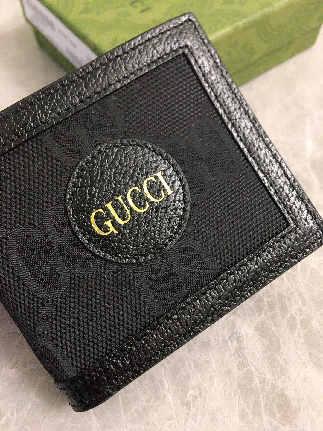💰320 🇭🇺🇭🇺Official website sync new style‼ ️The 2020 early autumn Gucci Off The Grid series is the first series of Gucci Circular Lines. 🧵The design of this product line makes full use of a variety of recyclable and sustainably sourced organic bio-based materials 🧵Regenerated nylon is made of recyclable sewing threads and accessories 🧵Relying on a bright opaque background to highlight the brand's unique GG pattern element! 🧵Black leather piping, decorated with Gucci brand genuine cowhide logo! 🧵Model: 625573, size: 11x9cm