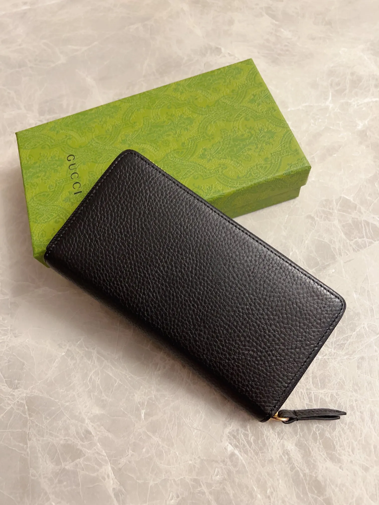 💰420 🇭🇺🇭🇺 New product, original quality! 🍁🍁Model number: 456117, imported natural cowhide leather🍁🍁With the latest double G metal logo🍁🍁Size: 19x 10x 2.5cm, color: black, exquisite and luxurious🍁🍁