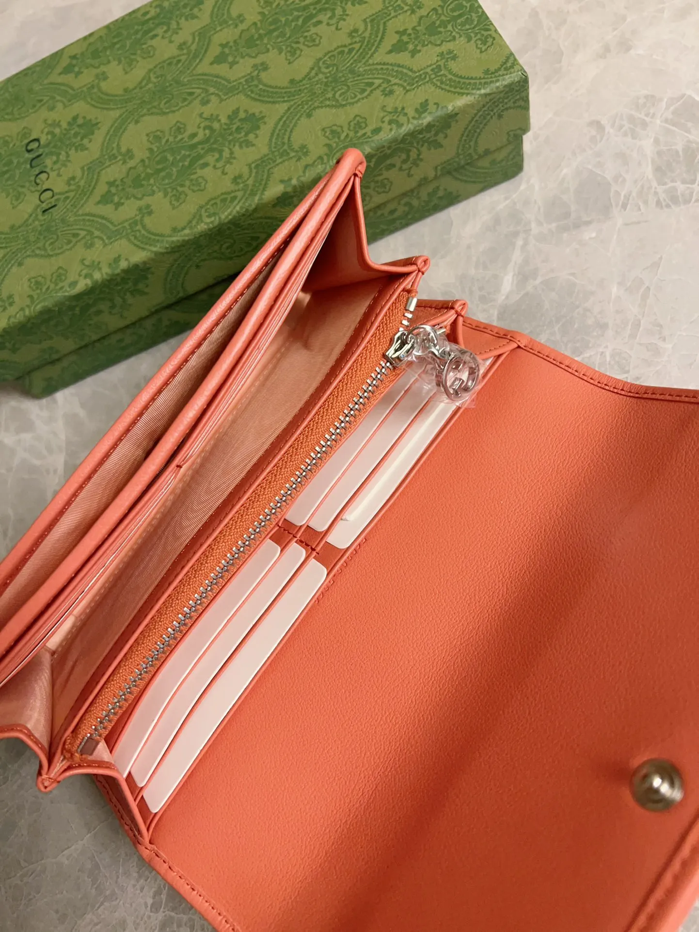 💰480🇭🇺🇭🇺Gucci Blondie series full zipper wallet Model: 760302 Size: 19.5x11x3cm (thick) Color: white, black, gray, brown, pink, green/original leather. Made in Italy
