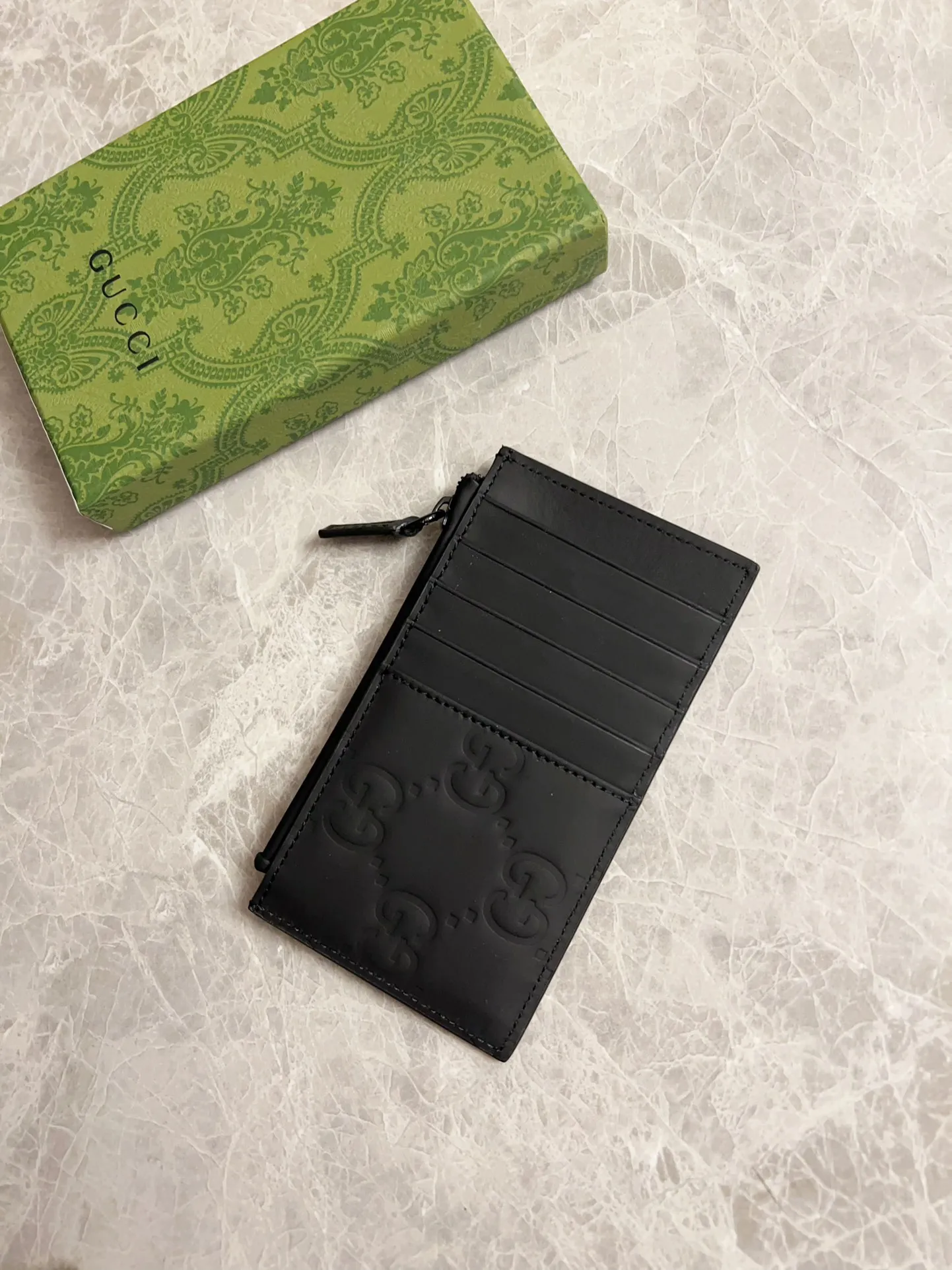 💰300 🇭🇺🇭🇺gucci’s new series of men’s models made of original black rubber effect are now available🎋🎋Model number: 771314, size: 14x7cm🎋🎋Counter quality, top original goods, real photos🎋🎋