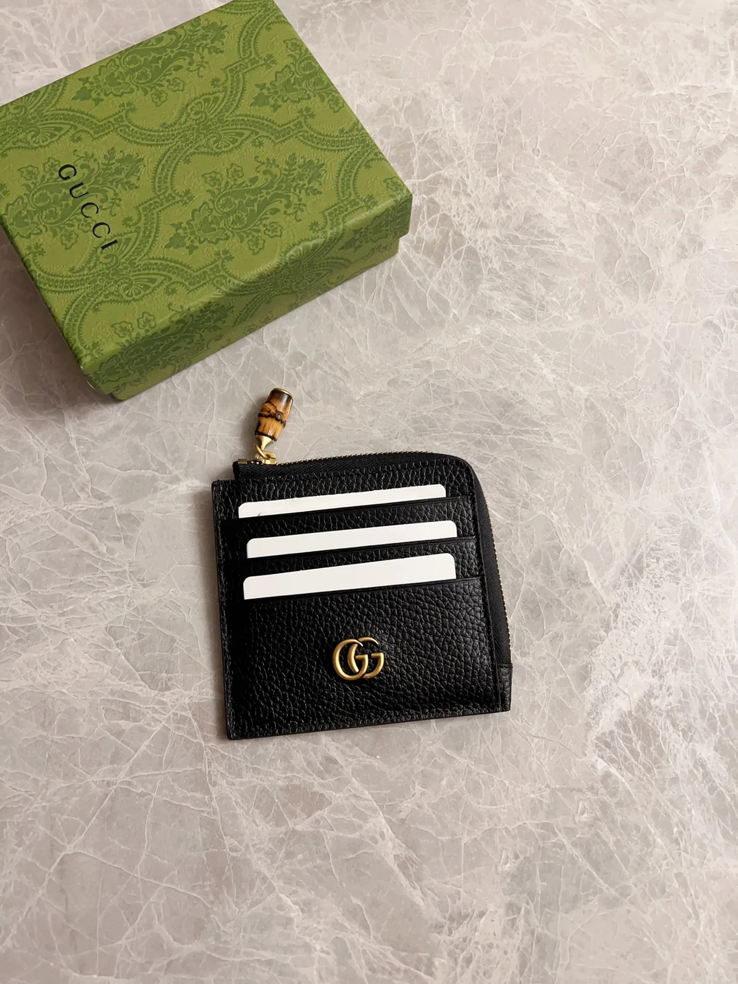 💰340 🇭🇺🇭🇺GG Marmont series card holder has arrived! Exquisite and generous! Model: 739497 Size: 10.5*10*1cm. Color: black/original leather.