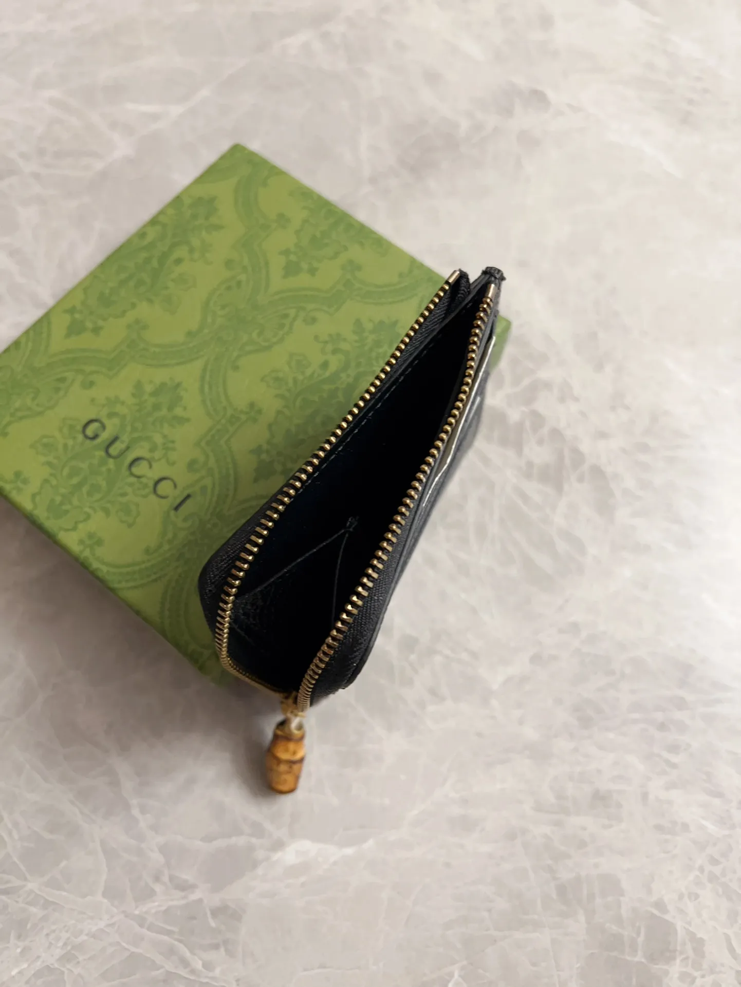 💰340 🇭🇺🇭🇺GG Marmont series card holder has arrived! Exquisite and generous! Model: 739497 Size: 10.5*10*1cm. Color: black/original leather.