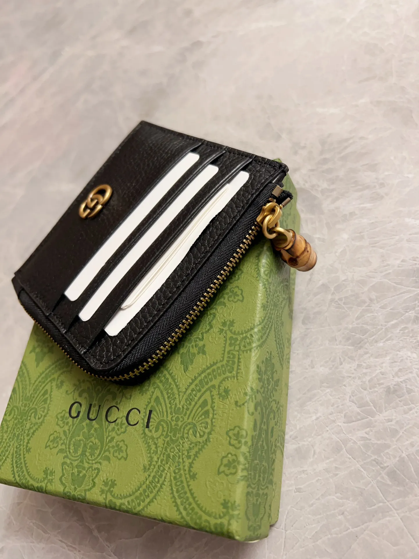 💰340 🇭🇺🇭🇺GG Marmont series card holder has arrived! Exquisite and generous! Model: 739497 Size: 10.5*10*1cm. Color: black/original leather.