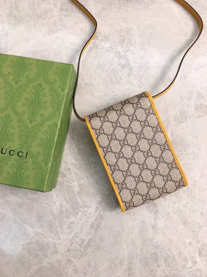💰520🇭🇺🇭🇺GUCCI KAI Kim Jong-in Joint Bear Series🍃🍃 One-shoulder crossbody mobile phone bag🍃🍃Model: 660161, size: 11.5x18x3.5cm, 🍃🍃made from original leather!