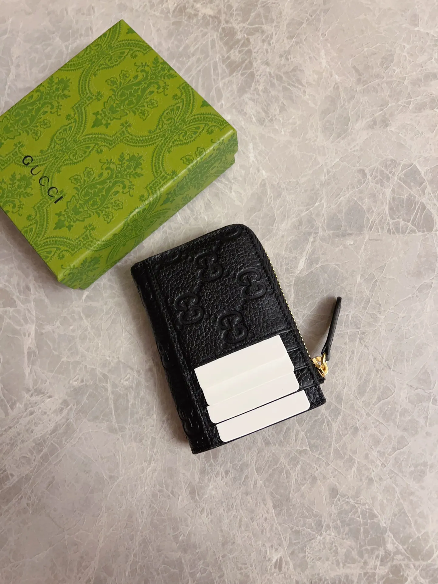 💰 400 🇮🇹🇮🇹New GG Emblem series super soft pink embossed/full leather wallet/card holder💋💋Model: 815936, size: 13x8.5x3cm
