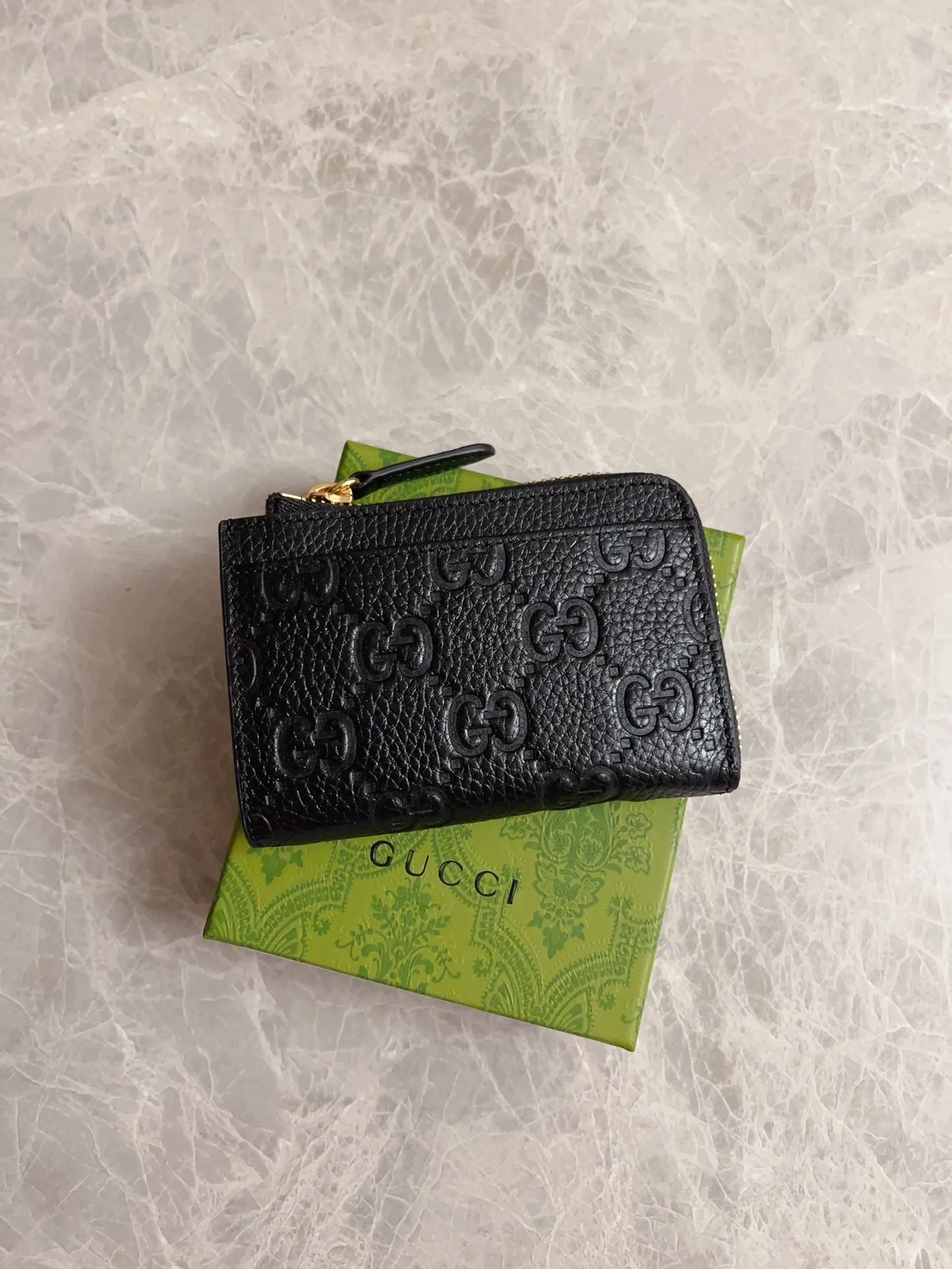 💰 400 🇮🇹🇮🇹New GG Emblem series super soft pink embossed/full leather wallet/card holder💋💋Model: 815936, size: 13x8.5x3cm
