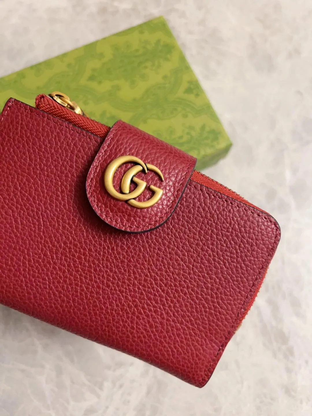💰420 🇭🇺🇭🇺GG Marmont series card holder has arrived! Exquisite and generous! Model: 739498 Dimensions: 13x8.5x2cm. Color: black/burgundy/brown/original leather.