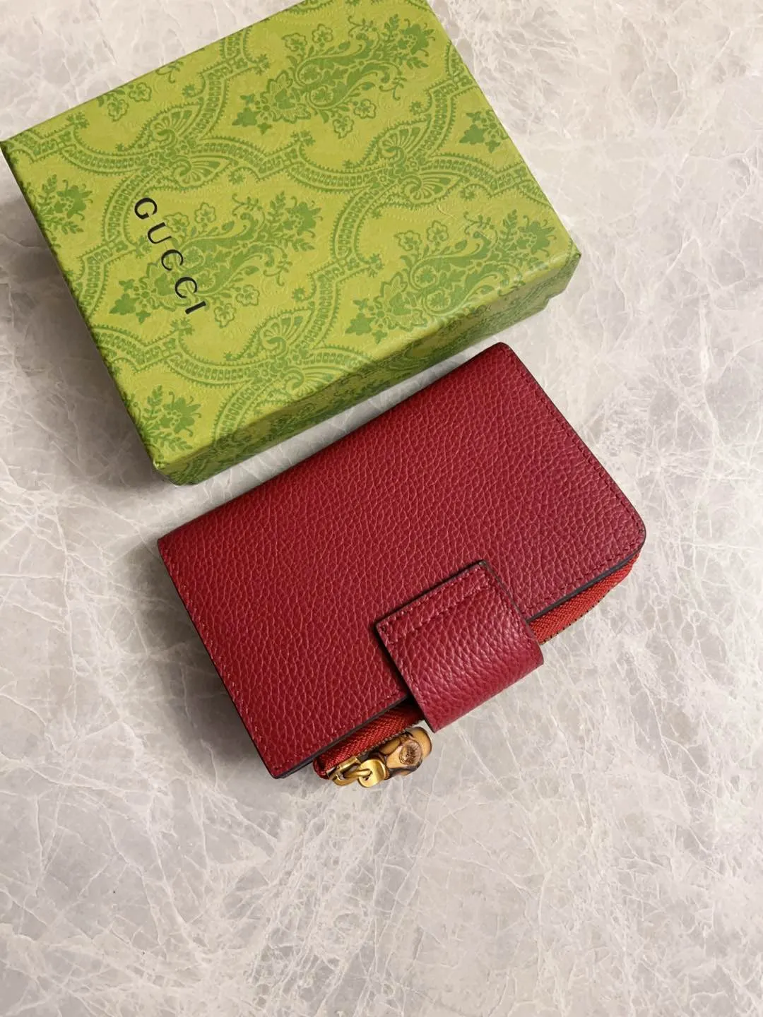 💰420 🇭🇺🇭🇺GG Marmont series card holder has arrived! Exquisite and generous! Model: 739498 Dimensions: 13x8.5x2cm. Color: black/burgundy/brown/original leather.