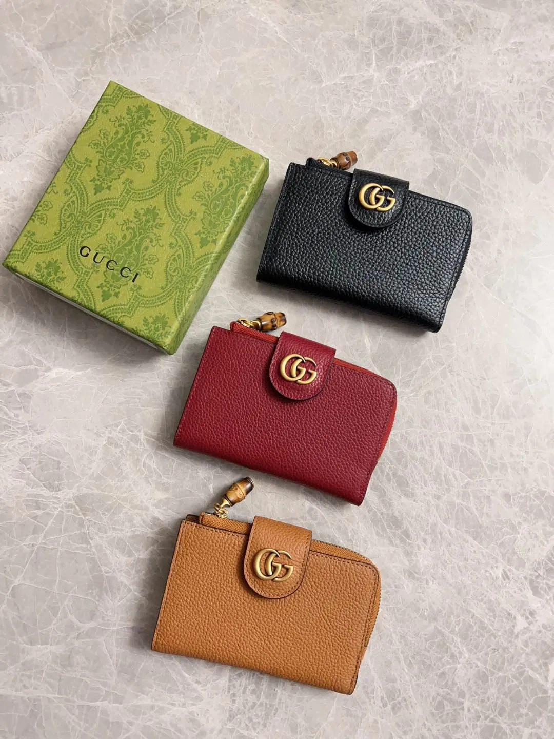 💰420 🇭🇺🇭🇺GG Marmont series card holder has arrived! Exquisite and generous! Model: 739498 Dimensions: 13x8.5x2cm. Color: black/burgundy/brown/original leather.