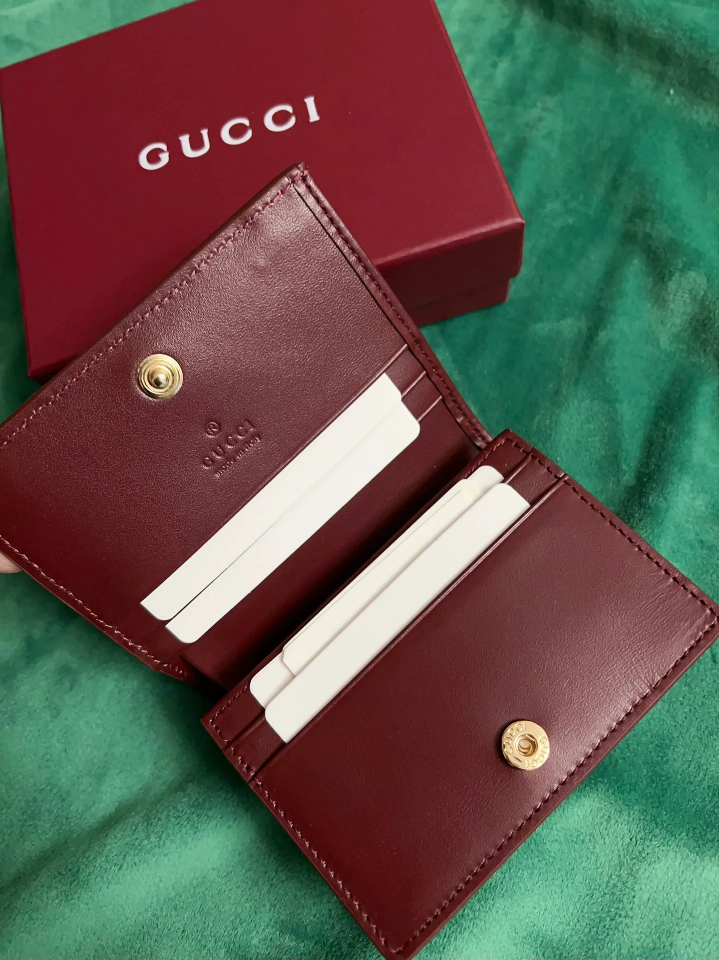 💰360 🇭🇺🇭🇺New products on official website! Exquisite small card holder~wallet🐹🐹PVC with burgundy calfskin, with cute and exquisite cartoon patterns on the leather! 🐹🐹Style number 818767, size: 11x8x3cm, 🐹🐹Little red cat, puppy, panda, owl, exquisite and cute! Original product!